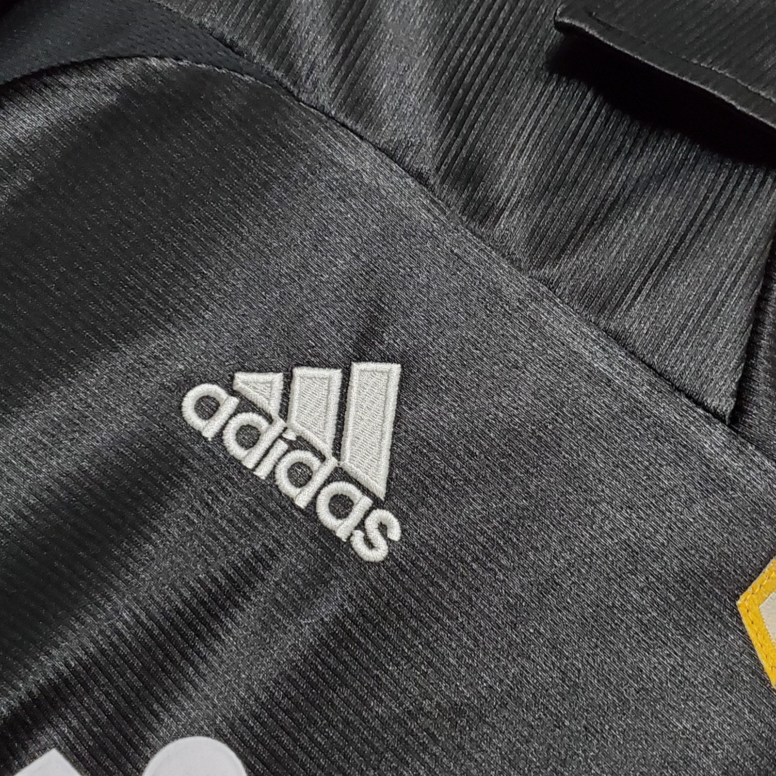 1998/2000 Retro Real Madrid Away - Image 5