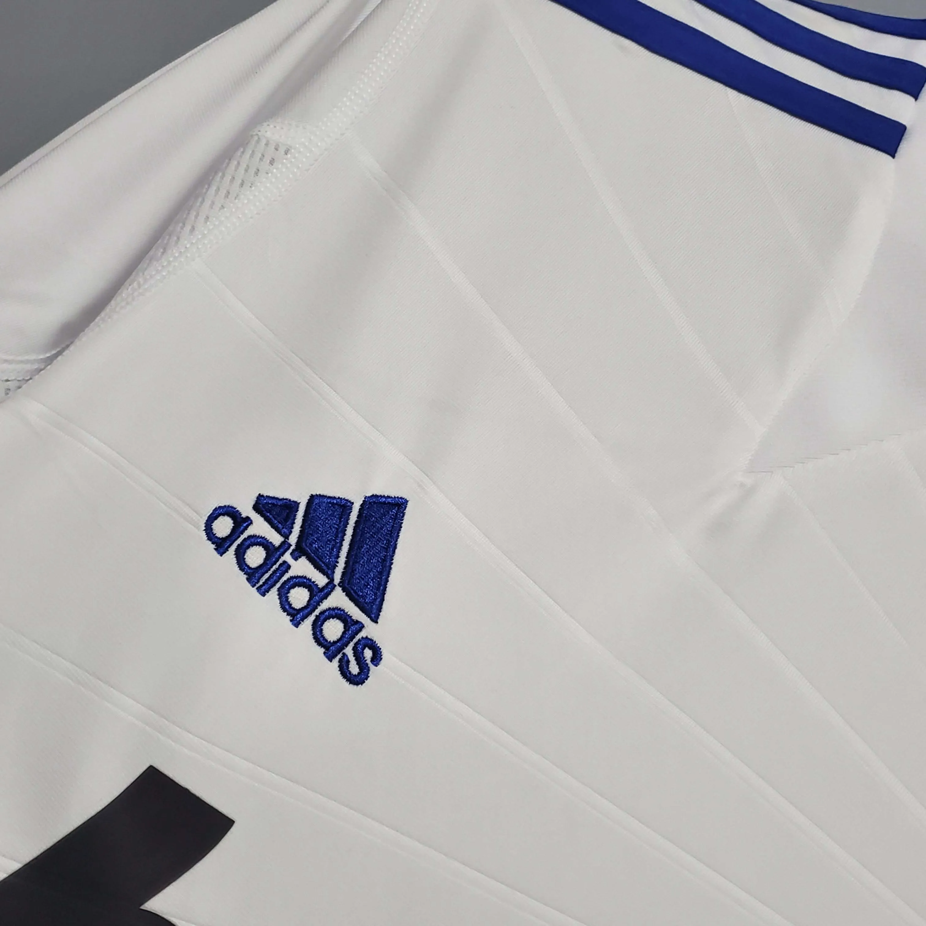 2010/2011 Rétro Real Madrid Domicile Maillot de football Qualité thaï 1:1 – Image 6