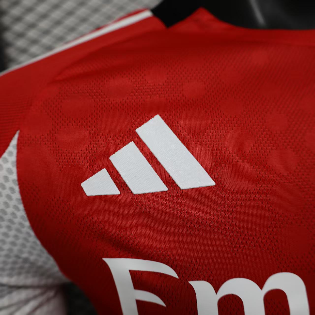 2025/2026 Version joueur Benfica Domicile Maillot de football Qualité thaï 1:1 – Image 4
