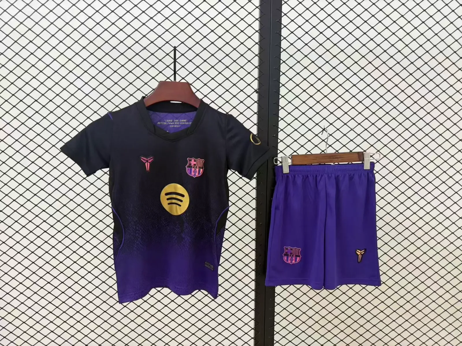 2026-2027 Barcelona Trasferta Maglia da calcio Qualità thai 1:1 Taglia bambino