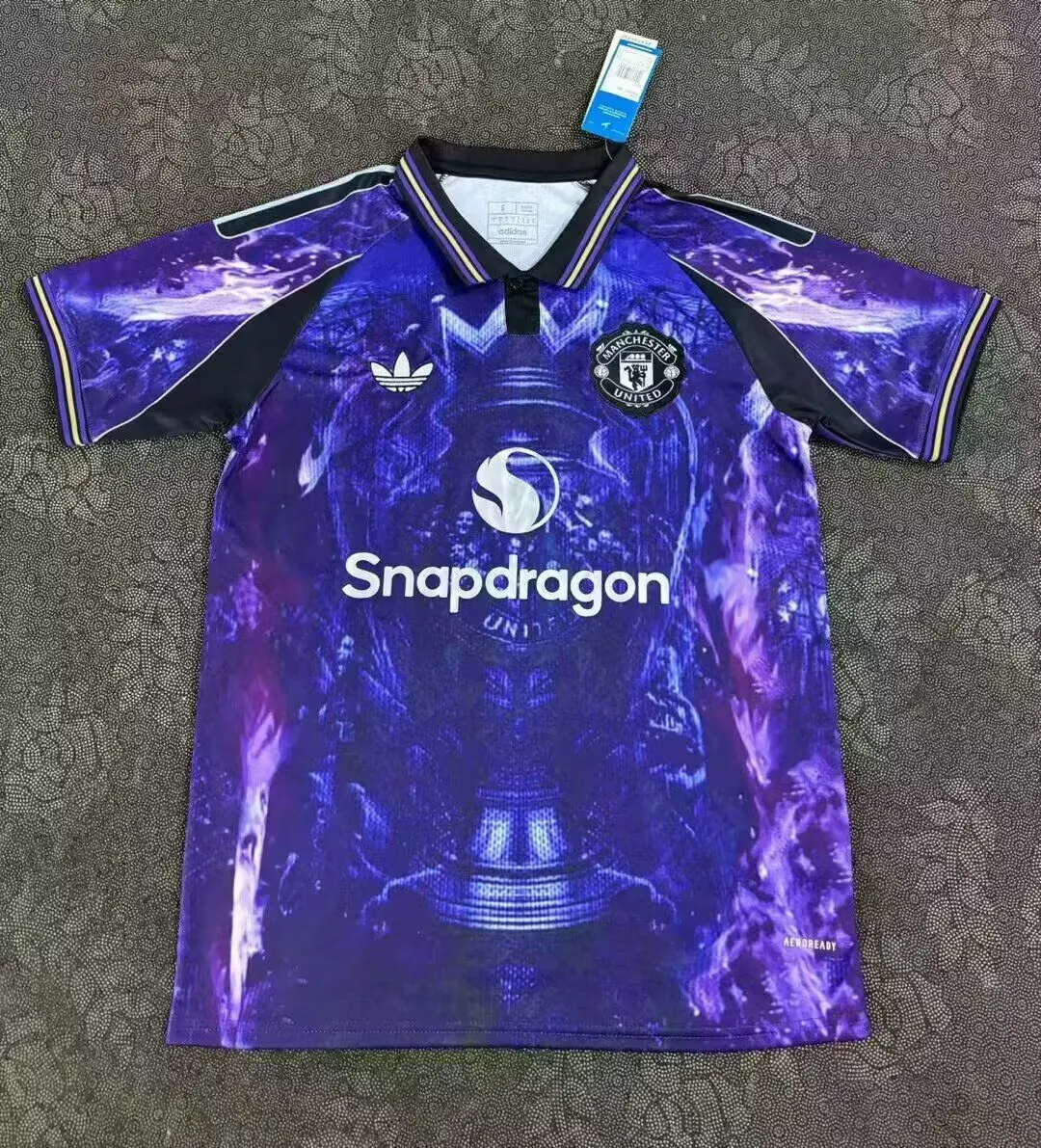 2025/2026 Manchester United Gold Coupe Édition spéciale Maillot de football Qualité thaï 1:1