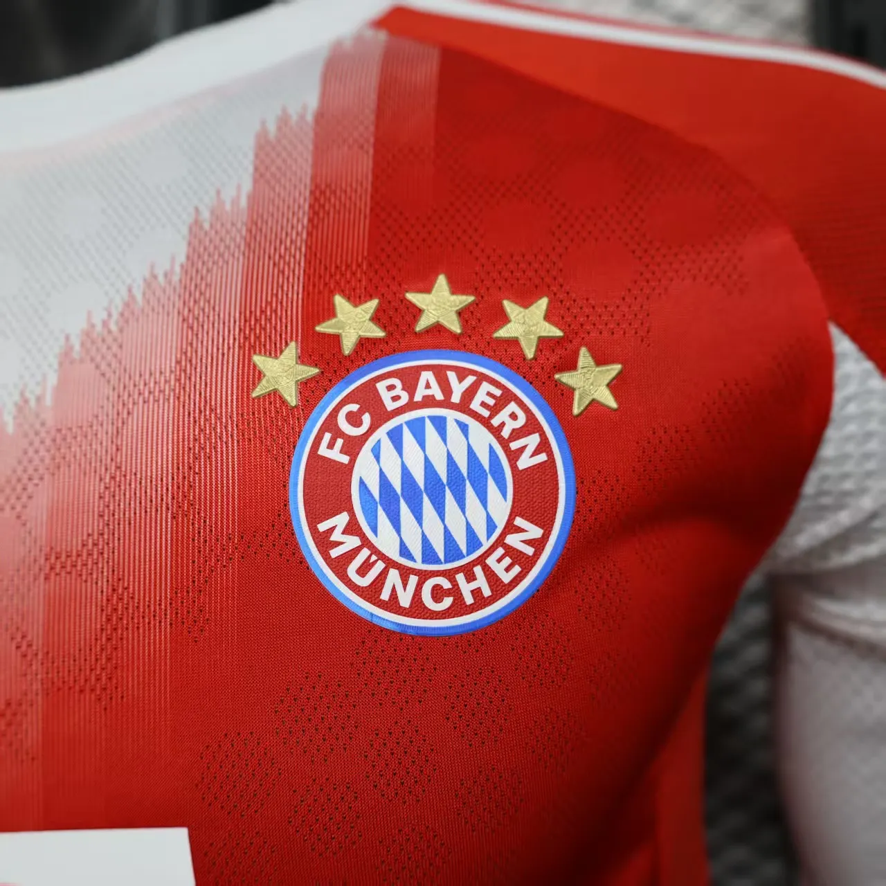 2025-2026 Mangas largas Versión jugador Bayern Munich Local Camiseta de fútbol Calidad tailandesa 1:1 - Imagen 4