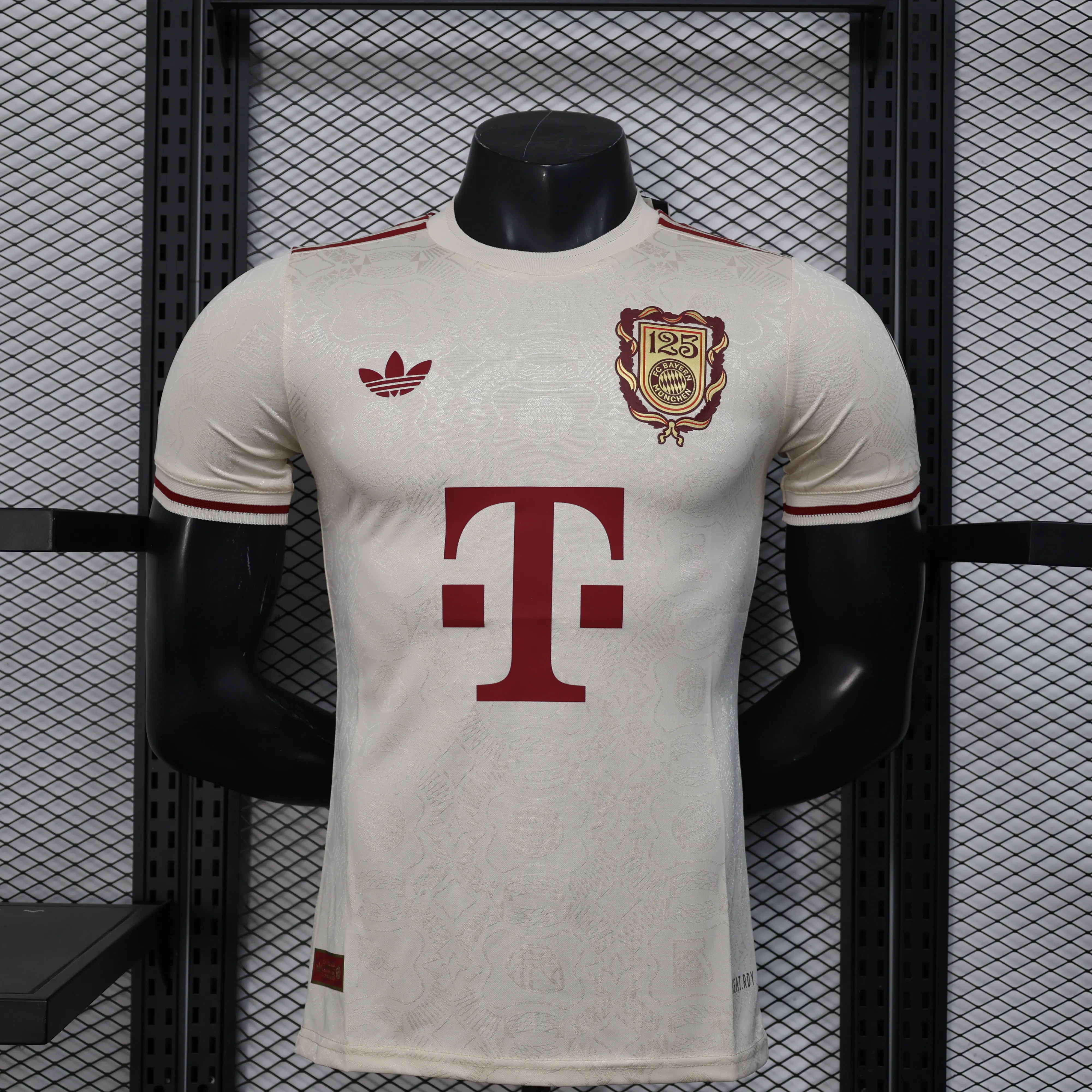2025/2026 Oyuncu versiyonu Bayern Munich 125th Yıl dönümü sürümü Apricot Futbol forması 1:1 Tayland kalitesi