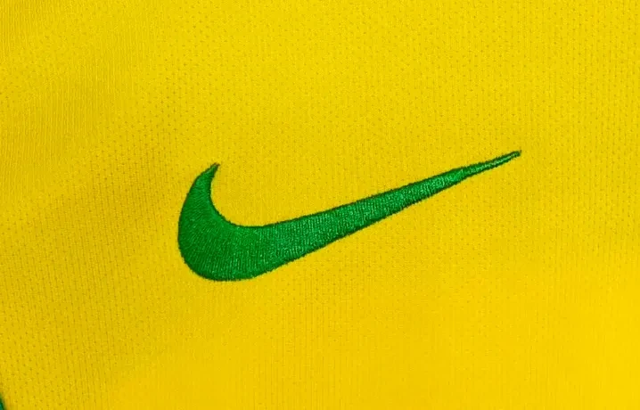 2004 Retro Langarm Brasilien Heim Fußballtrikot 1:1 Thai-Qualität – Bild 4