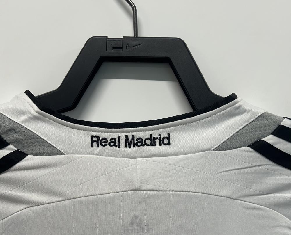 2006/2007 Retro Real Madrid Home Football Jersey 1:1 Thai Quality - Image 4