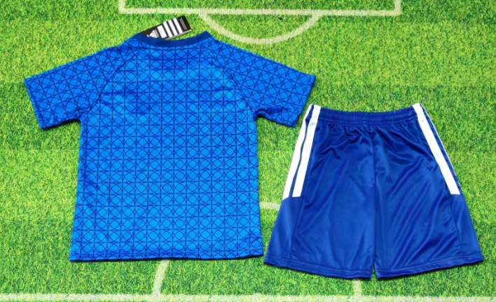 2026/2027 Real Madrid Agasalho de treino Camisa de futebol Qualidade tailandesa 1:1 Tamanho infantil - Image 3
