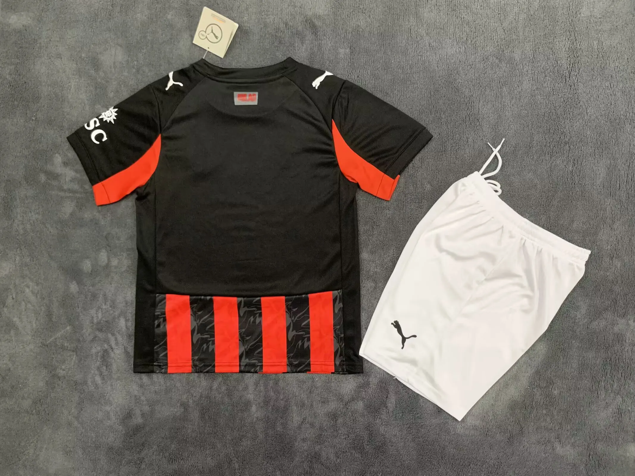 2025/2026 AC Milan Domicile Maillot de football Qualité thaï 1:1 Taille enfant – Image 2