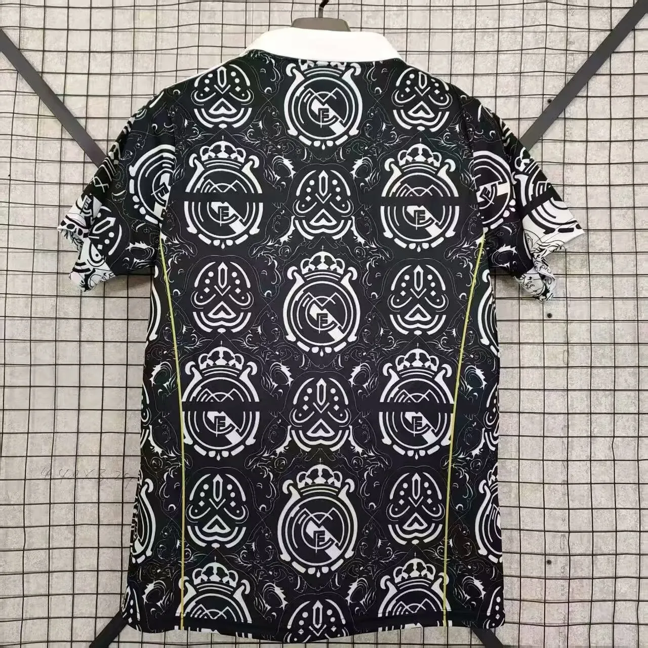2025/2026 Real Madrid Edição especial 05 Camisa de futebol Qualidade tailandesa 1:1 - Image 2
