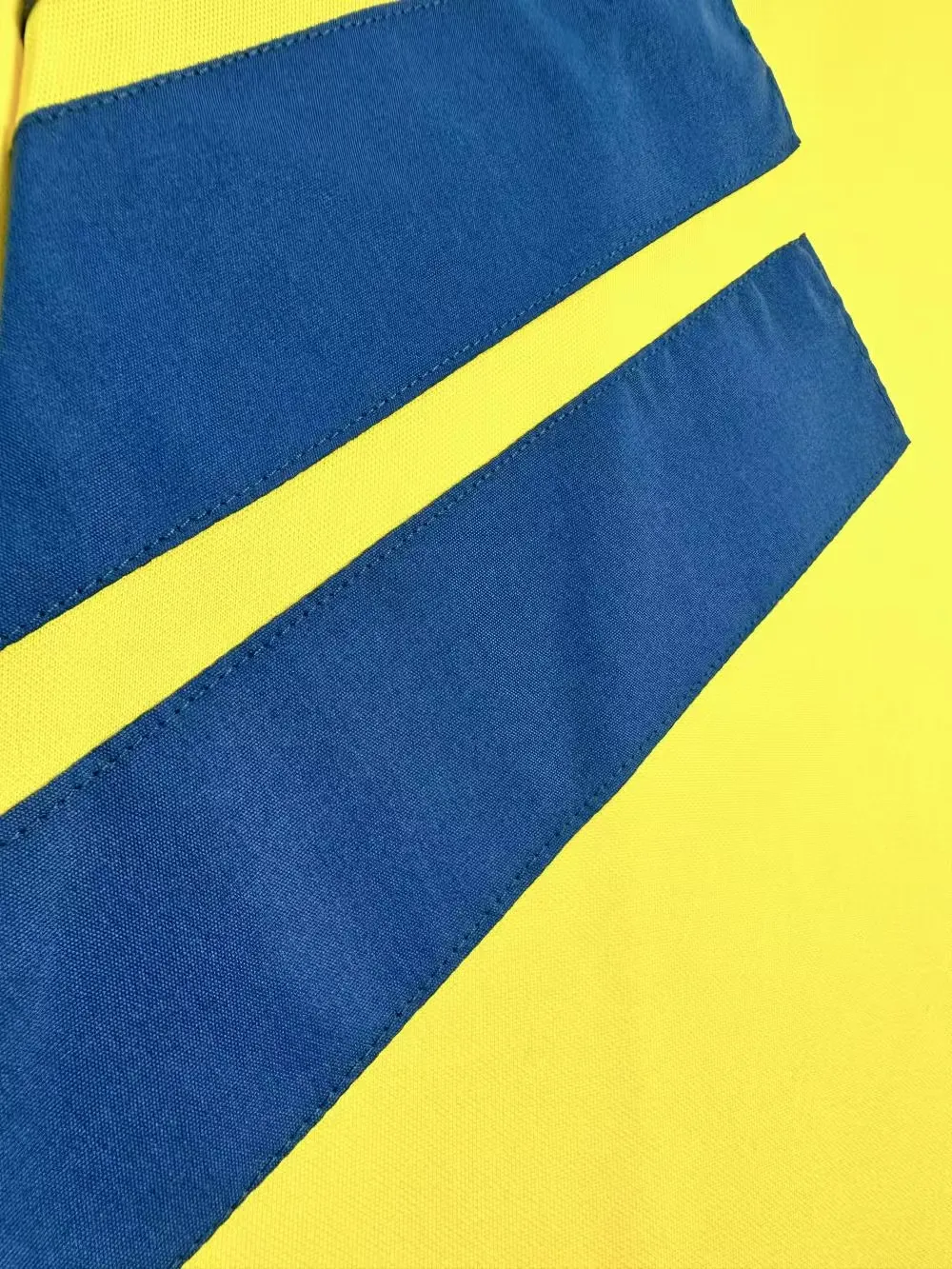 1994 Retro Sweden Home Football Jersey 1:1 Thai Quality - Image 5