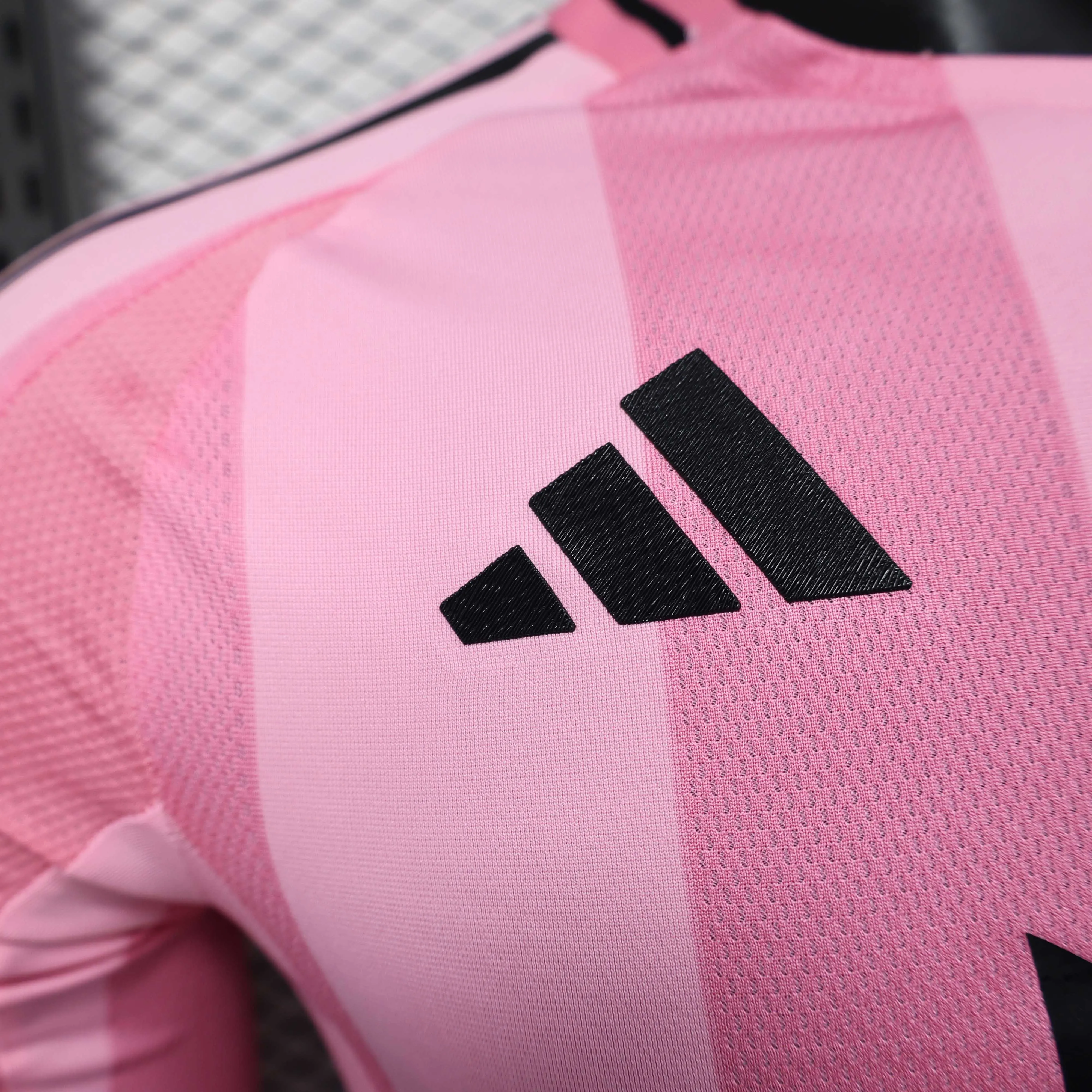2025/2026 Long Sleeve Inter Miami Home Player Version Football Jersey 1:1 Thailand Quality - Image 4