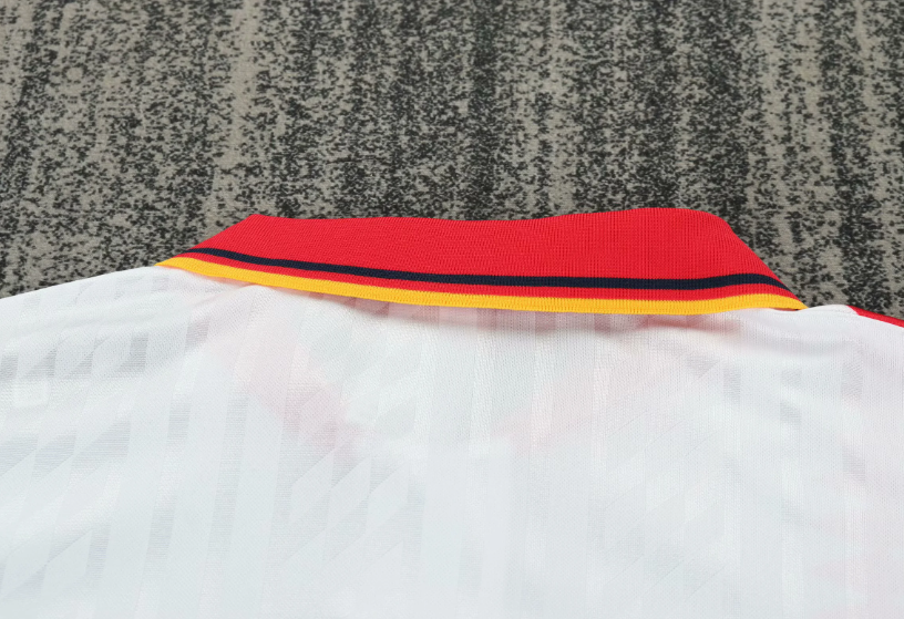 1994 Retrô Espanha Fora Camisa de futebol Qualidade tailandesa 1:1 Tamanho infantil - Image 4