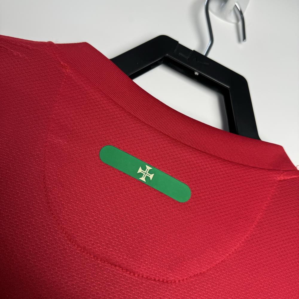 2010 Retrô Portugal Casa Camisa de futebol Qualidade tailandesa 1:1 - Image 5