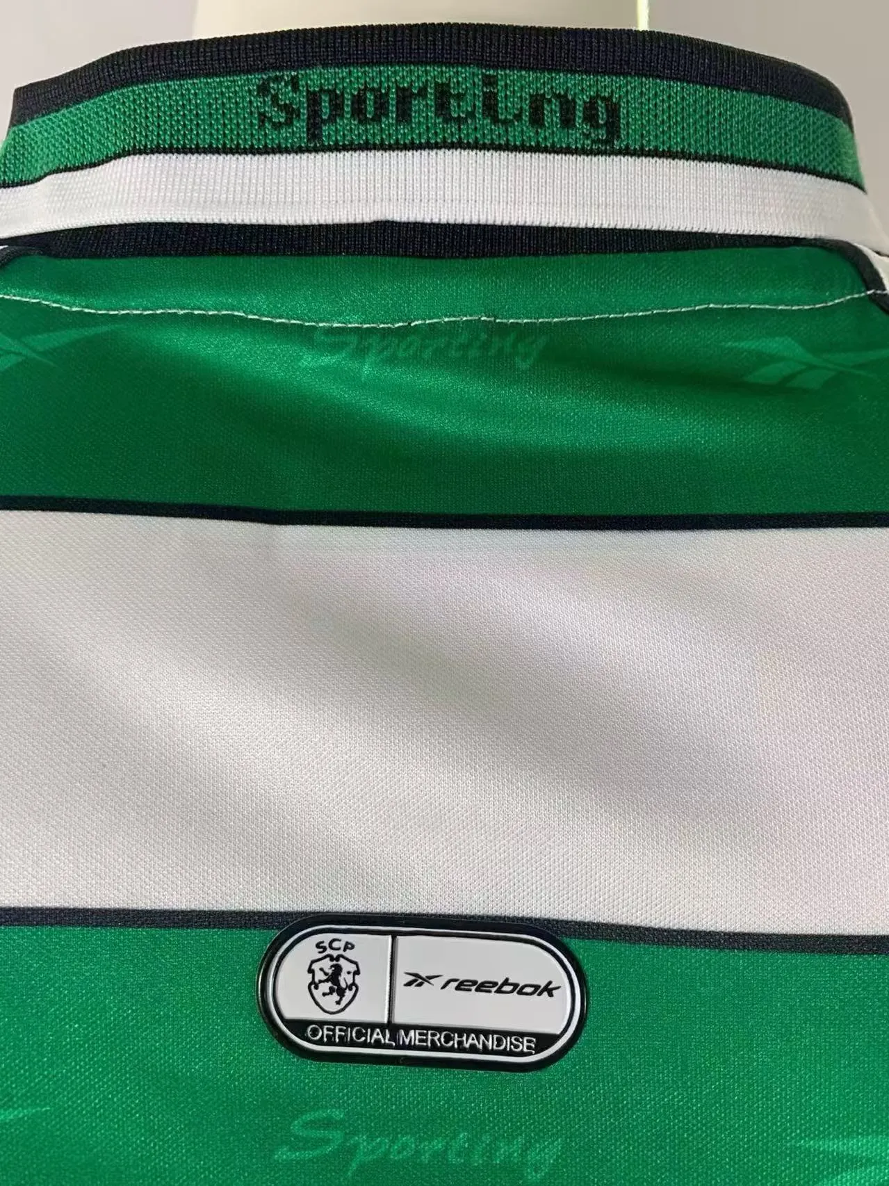 2001-2002 Retro Sporting Lisbon Home Football Shirt 1:1 Thai Quality - Image 3