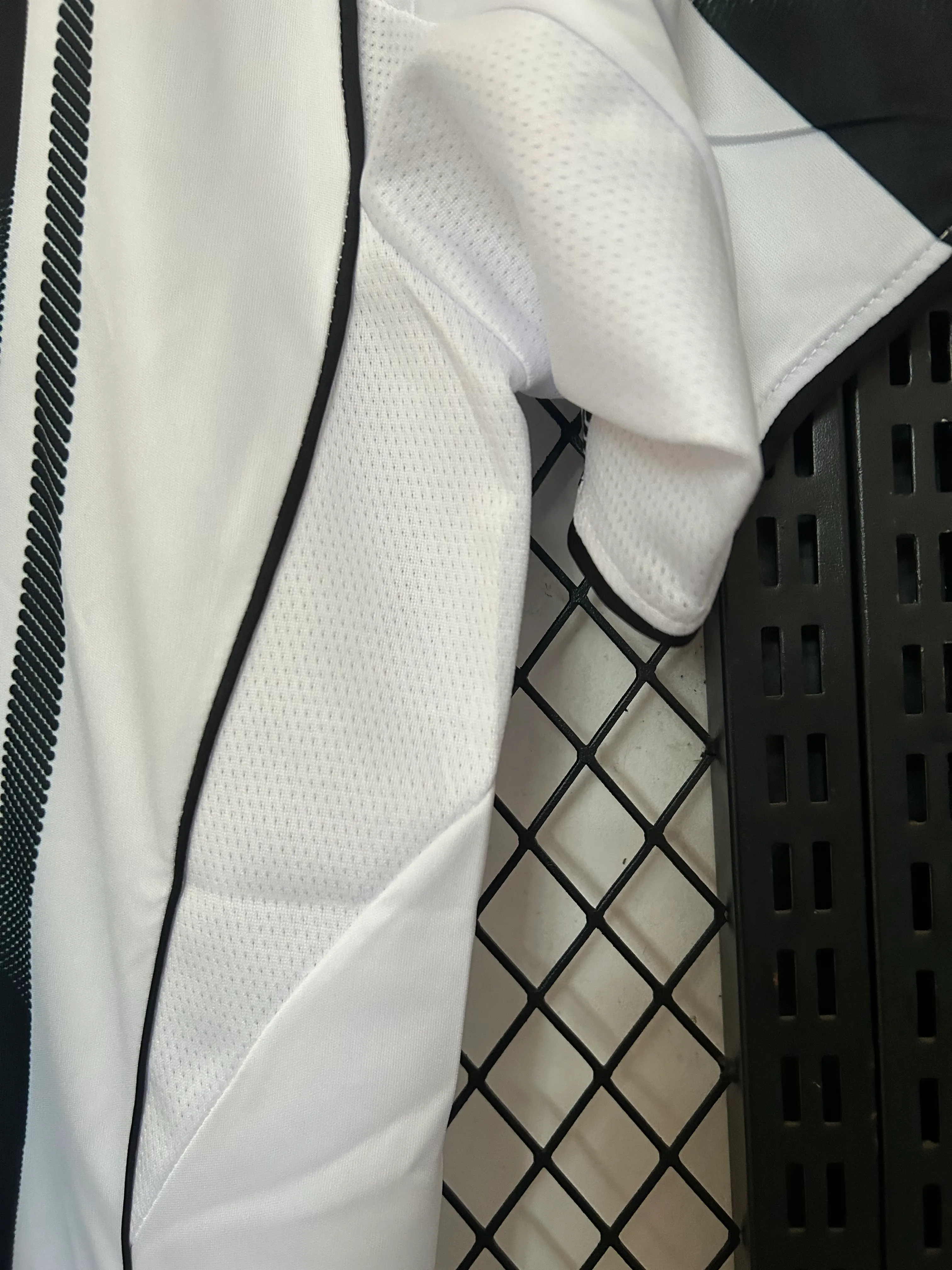 2025/2026 Juventus Heim Fußballtrikot 1:1 Thai-Qualität – Bild 6