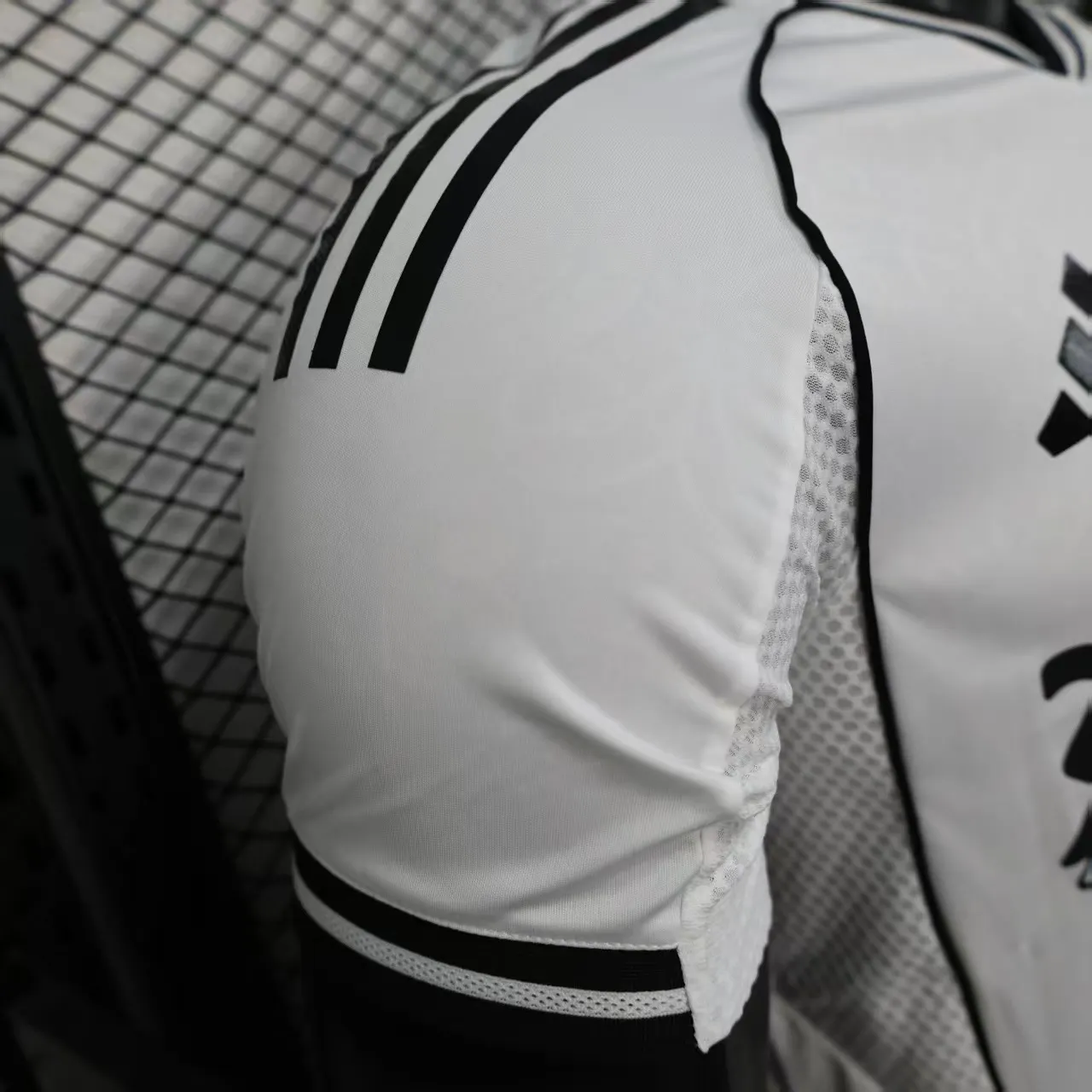 2025/2026 Player Version Fulham Home Football Shirt 1:1 Thai Quality - Image 6