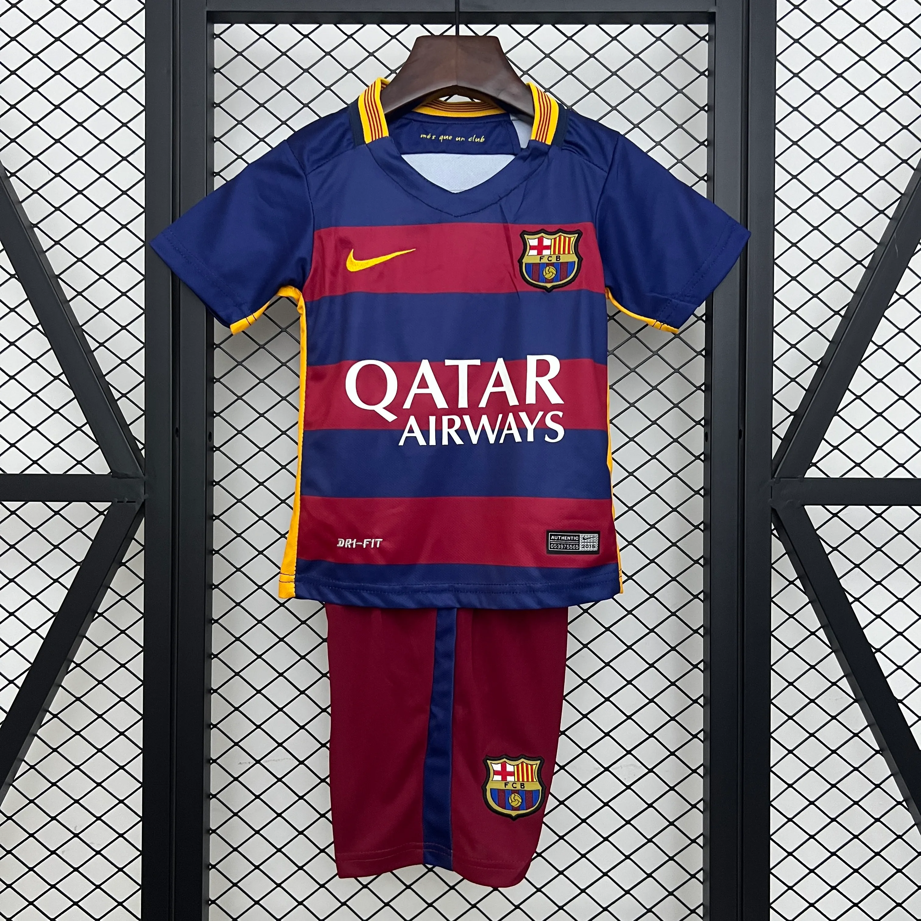 2015/2016 Retro Barcelona Casa Maglia da calcio Qualità thai 1:1 Taglia bambino
