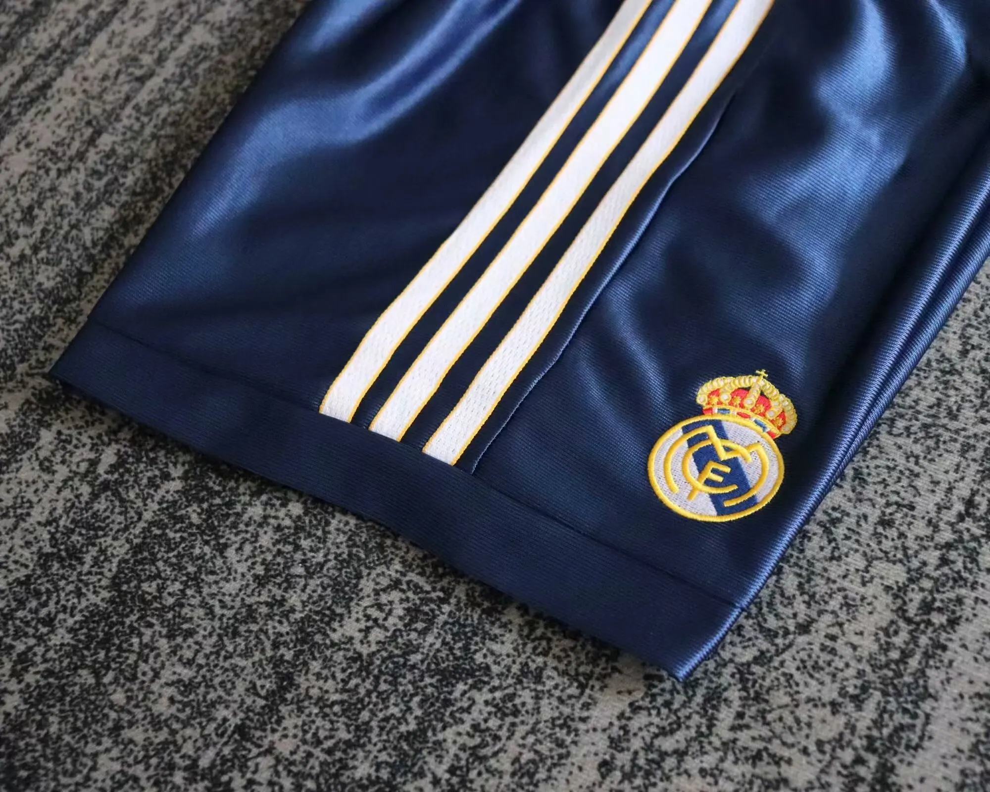 1998-2000 Retro Real Madrid Third Away Football Shirt 1:1 Thai Quality Kids Size - Image 9