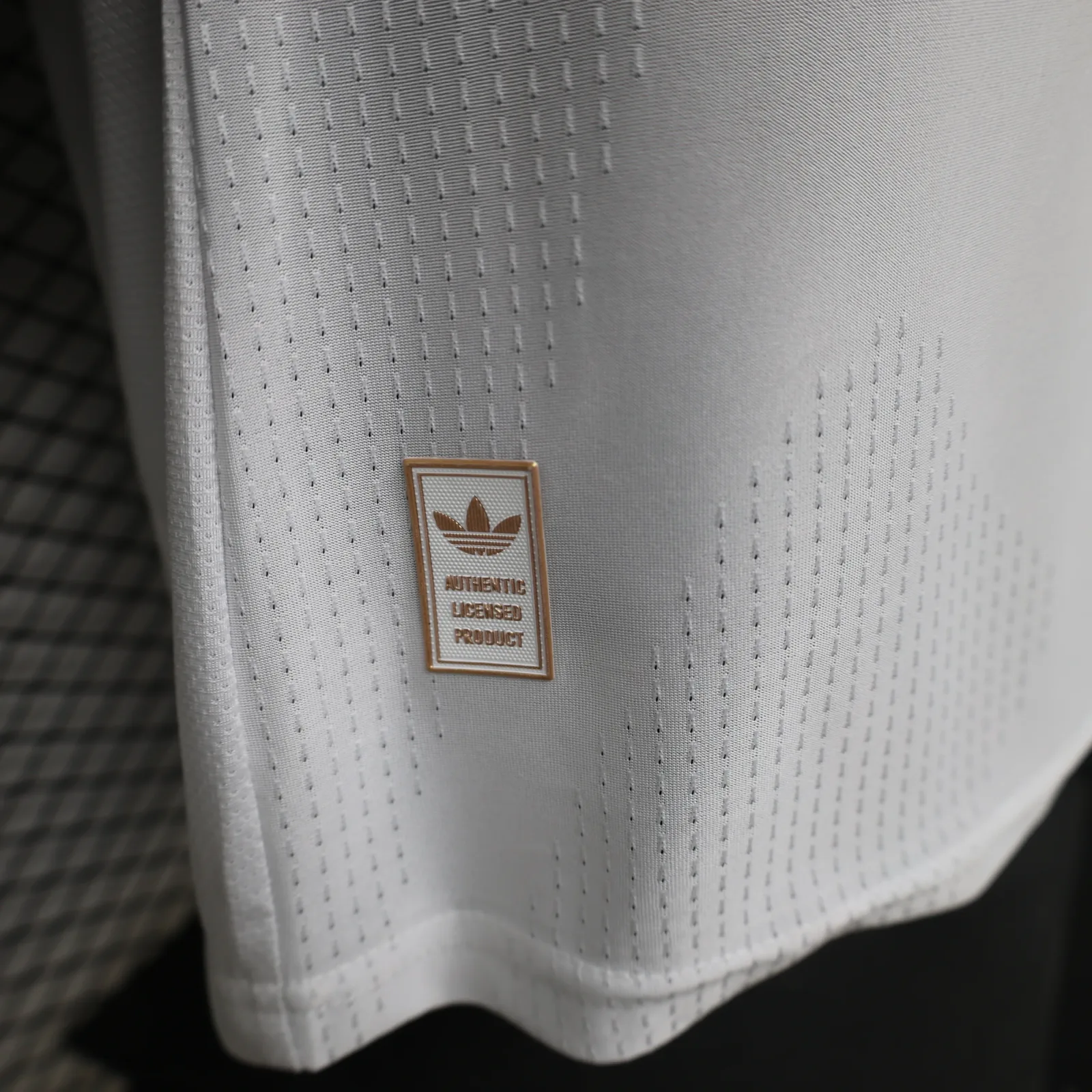 2026/2027 Spielerversion Real Madrid 125th Jubiläumsedition Weiß Fußballtrikot 1:1 Thai-Qualität – Bild 6