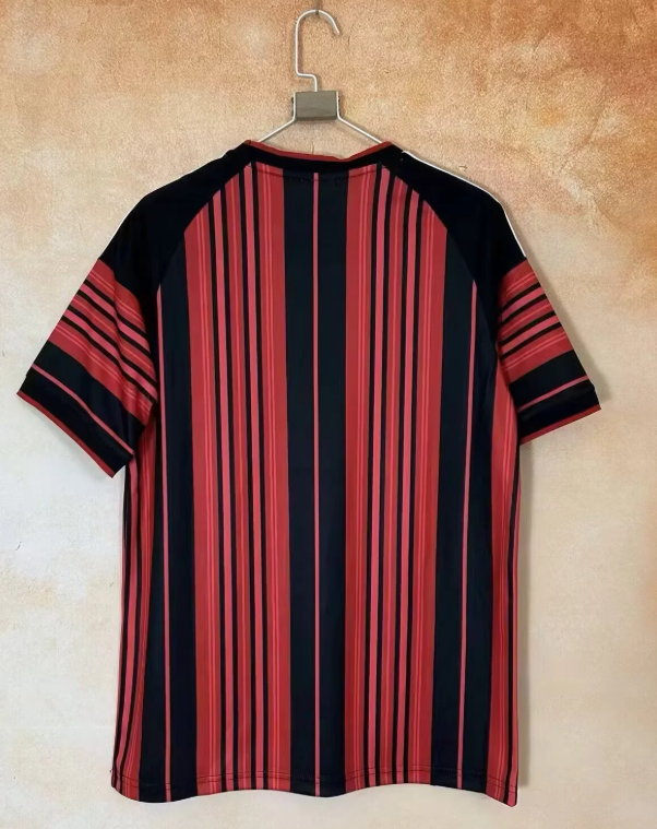 2026/2027 Frankfurt Home Football Jersey 1:1 Thai quality - Image 2