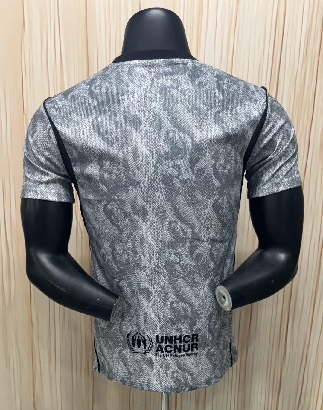 2026/2027 Player Version Barcelona Goalkeeper Grey Football Jersey 1:1 Thai Quality - Image 2