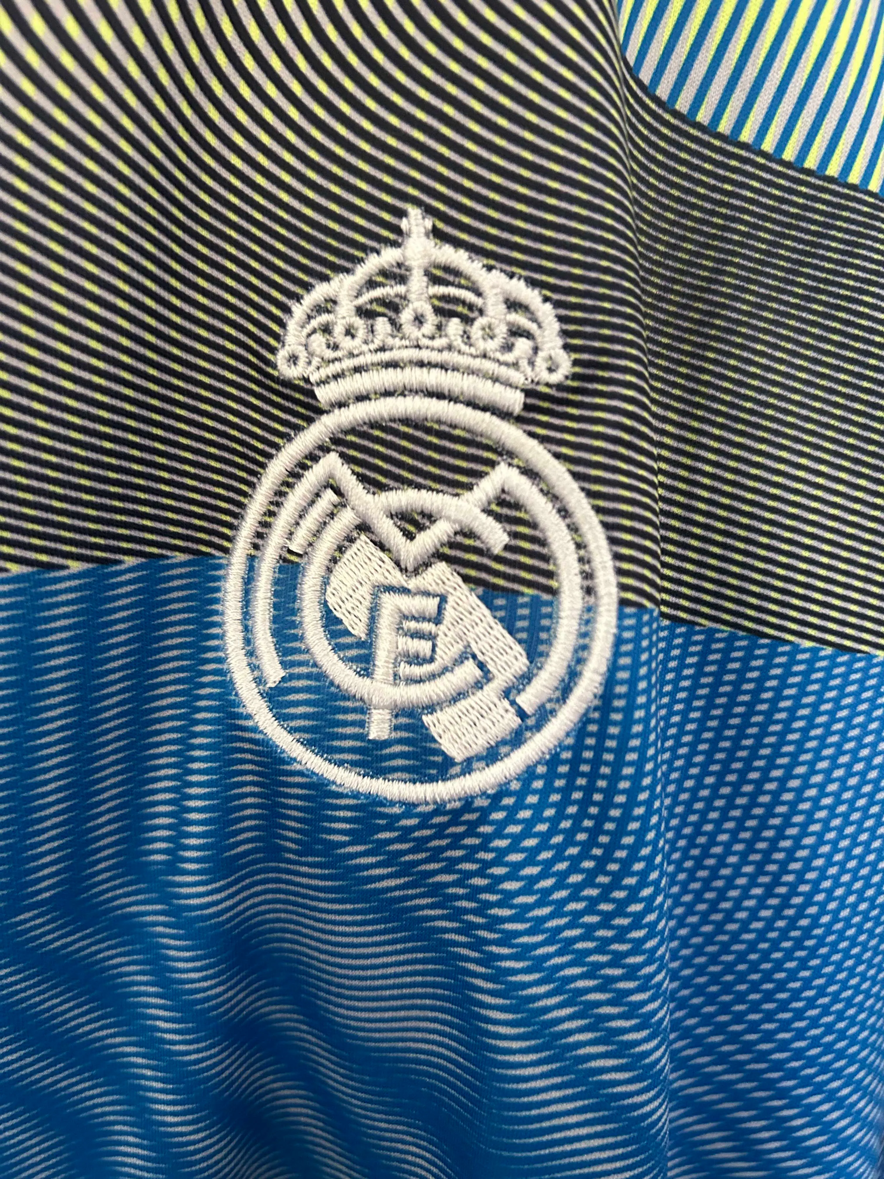 2025/2026 Real Madrid Pré-jogo Treino Uniforme Camisa de futebol Qualidade tailandesa 1:1 - Image 5