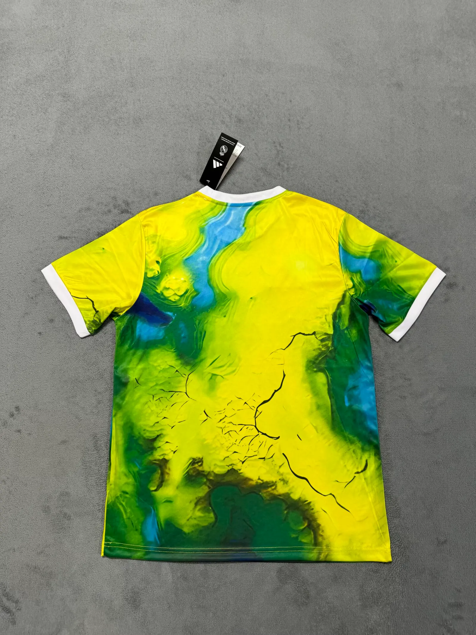 2025/2026 Real Madrid Édition spéciale Jaune et Vert Maillot de football Qualité thaï 1:1 – Image 2