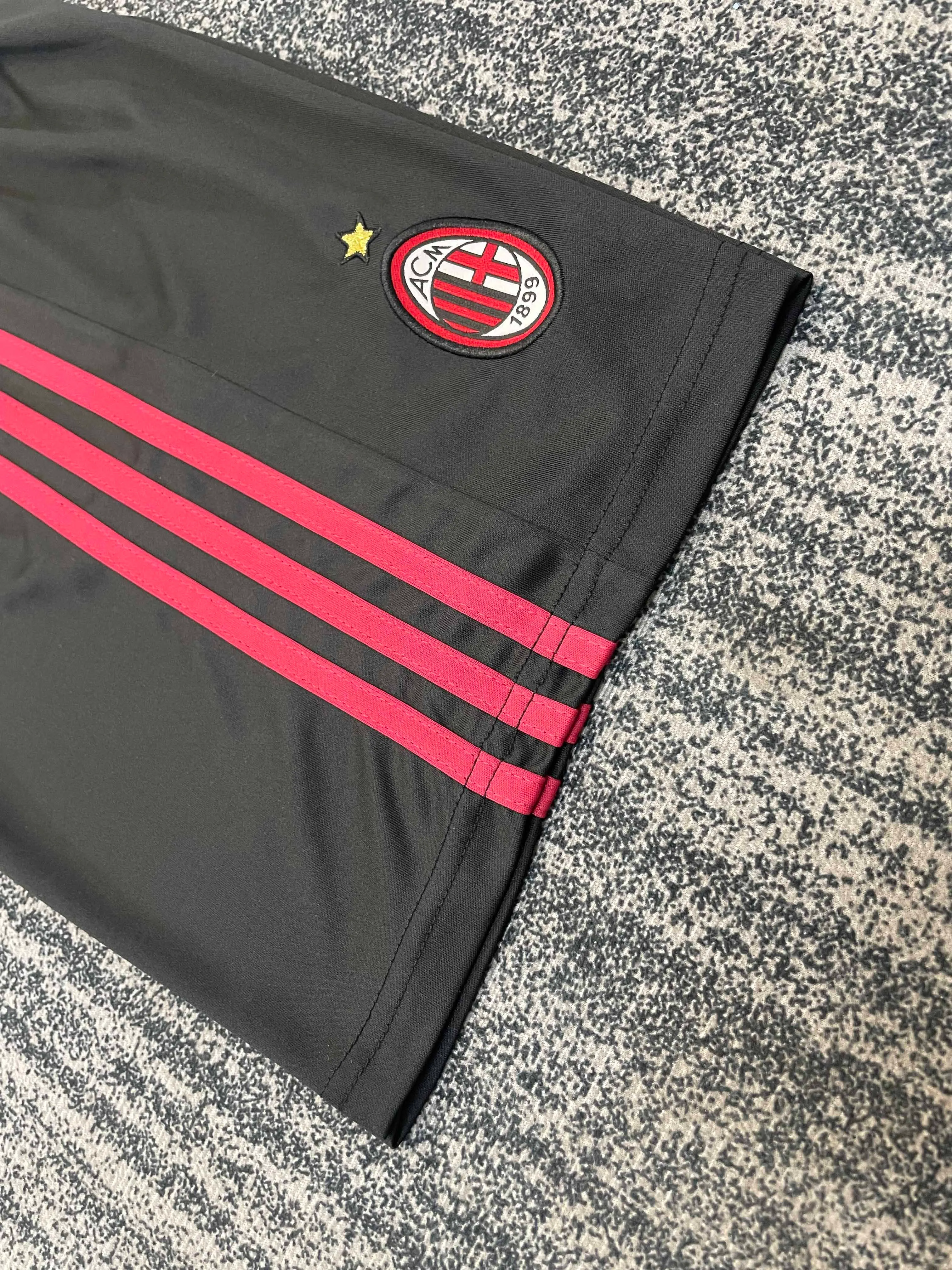 2009-2010 Retro AC Milan Home Football Shirt 1:1 Thai Quality Kids Size - Image 7