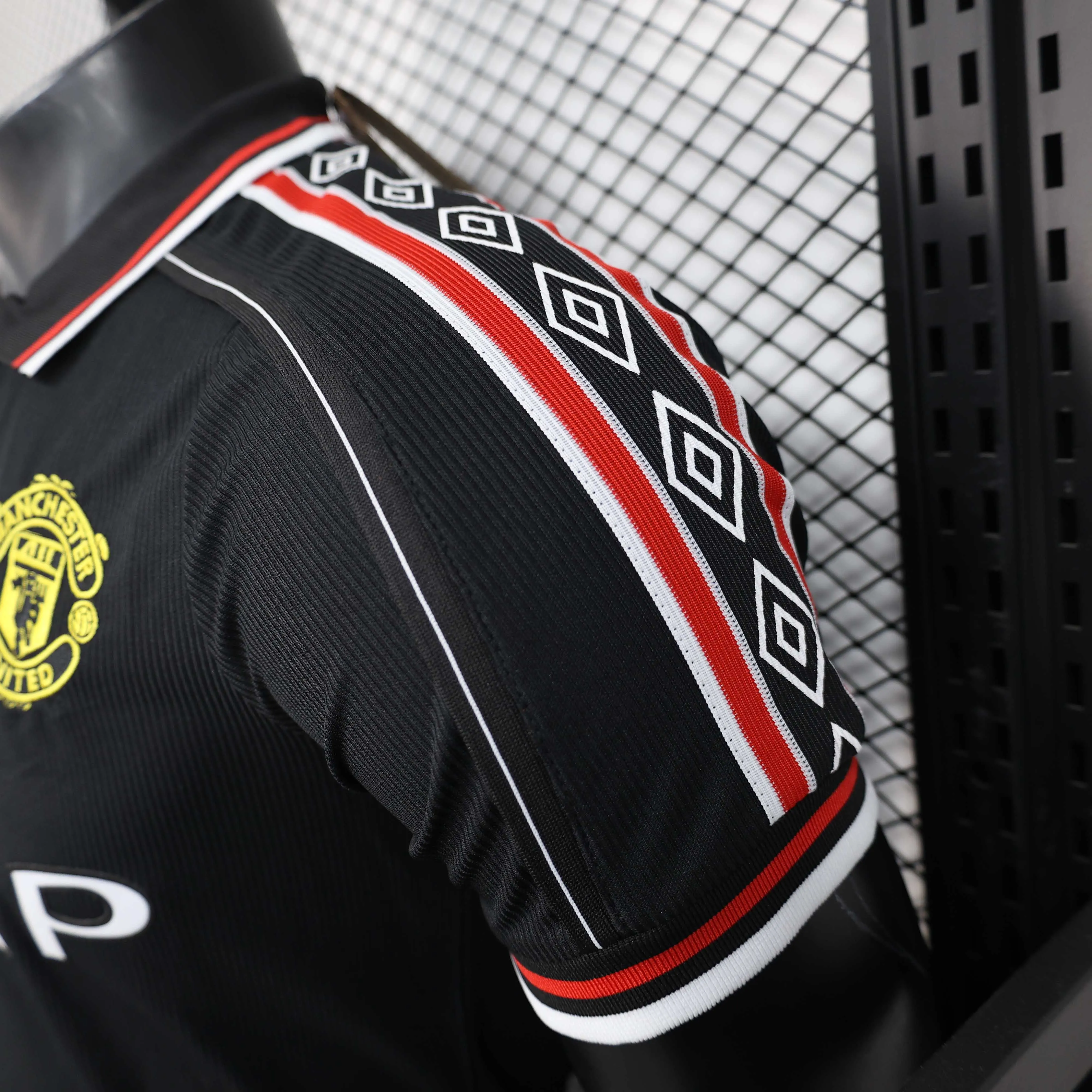 2025/2026 Игровая версия Manchester United Специальное издание Чёрный Футбольная футболка Тайское качество 1:1 — изображение 7