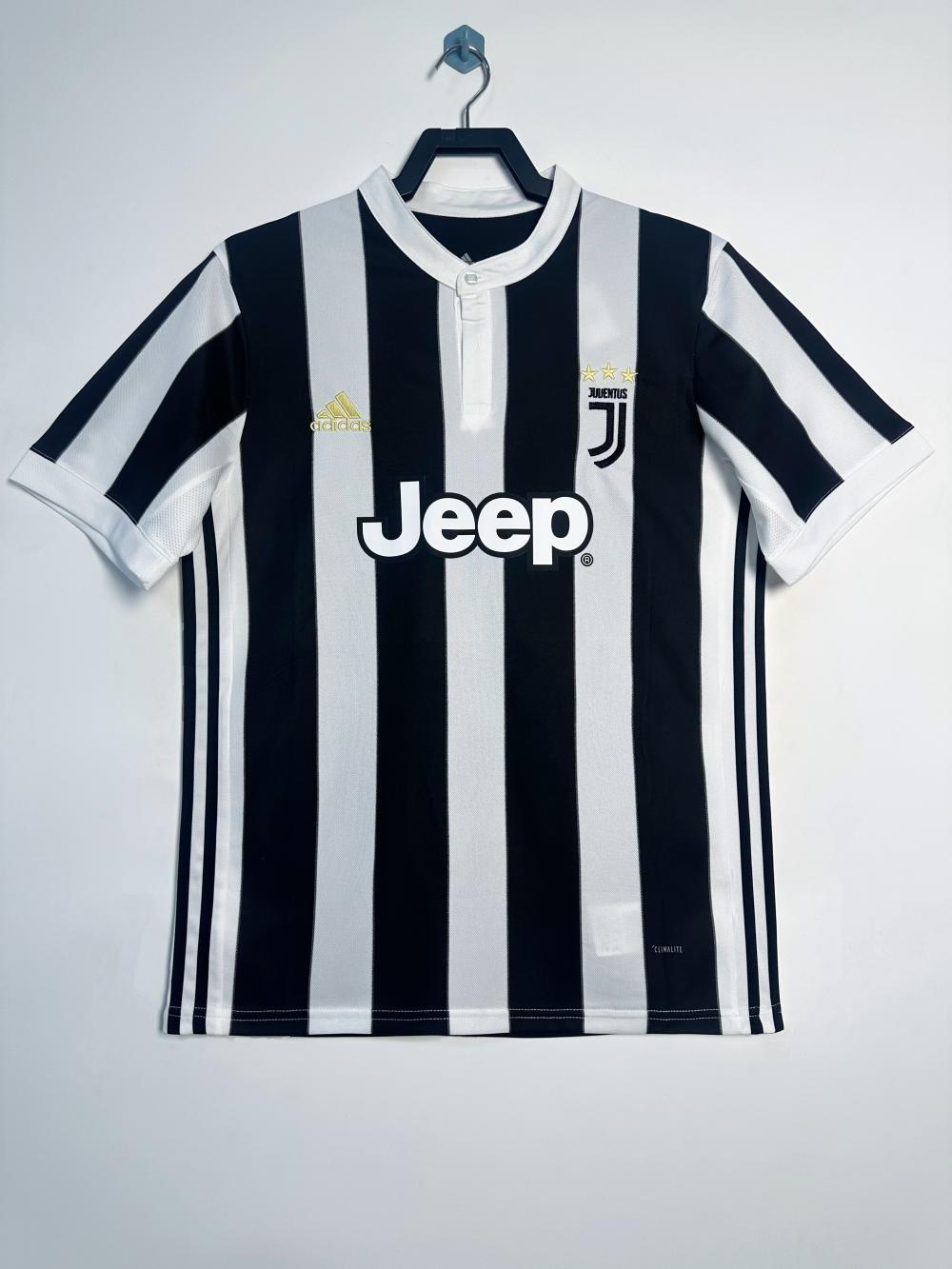 2017/2018 Retro Juventus Thuis Voetbalshirt 1:1 Thaise kwaliteit