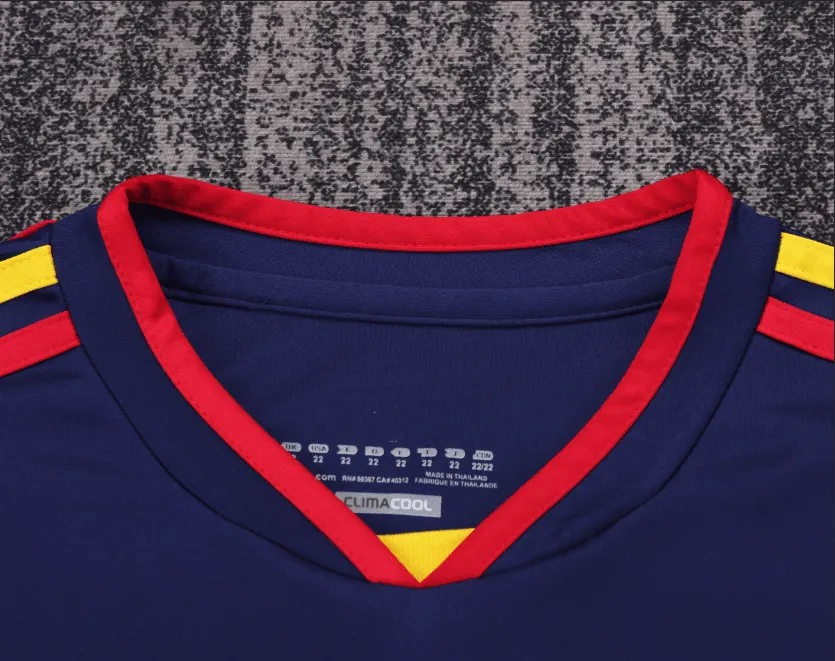 2010 Rétro Espagne Extérieur Maillot de football Qualité thaï 1:1 Taille enfant – Image 3