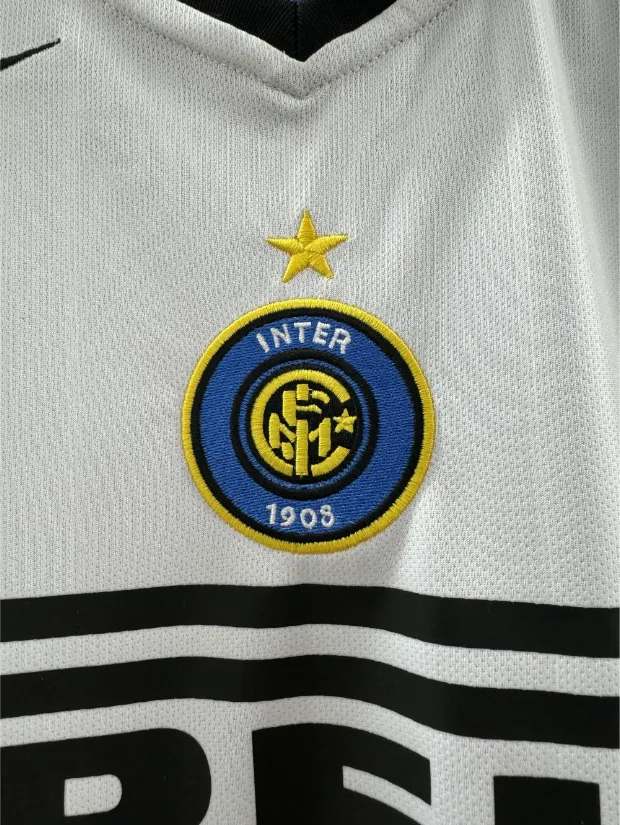 2004/2005 Retro Inter Milan Away Football Jersey 1:1 Thai Quality - Image 6