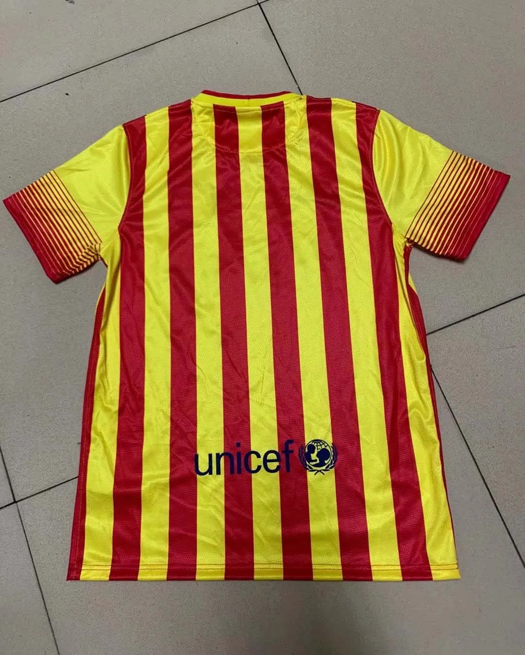 2013/2014 Retrô Barcelona Fora Camisa de futebol Qualidade tailandesa 1:1 - Image 2