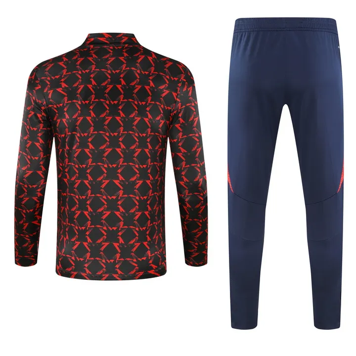 2024/2025 Manchester United Tuta mezza zip Rosso e Nero print Maglia da calcio Qualità thai 1:1 Set - immagine 2