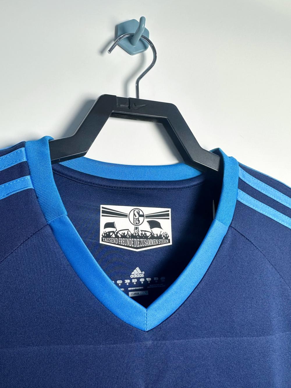 2010-2011 Retro Schalke 04 Away Football Jersey 1:1 Thai Quality - Image 3