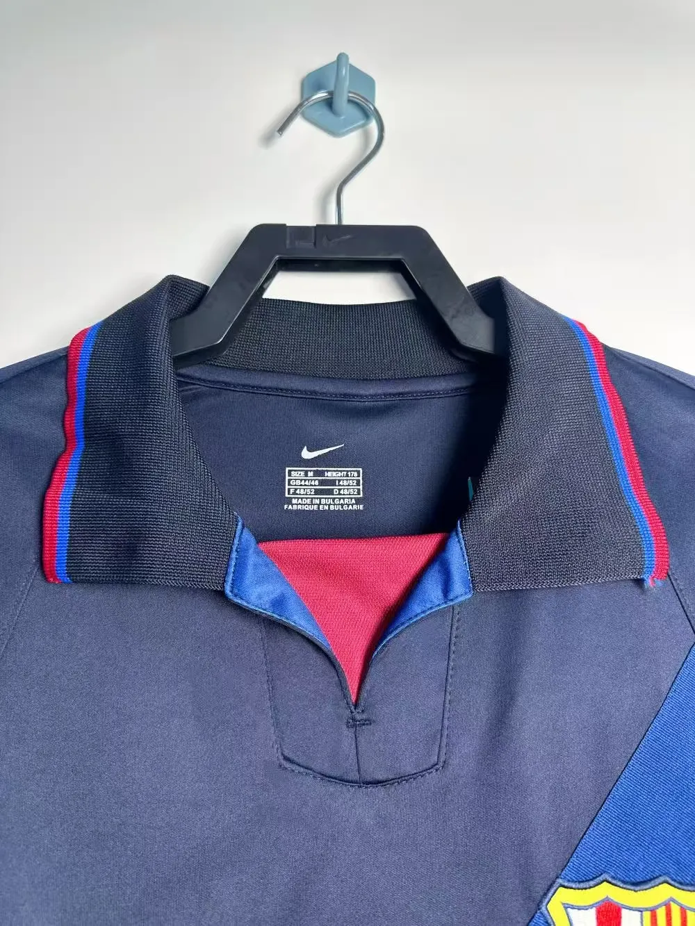 2002-2003 Retrô Barcelona Terceira Fora Camisa de futebol Qualidade tailandesa 1:1 - Image 3