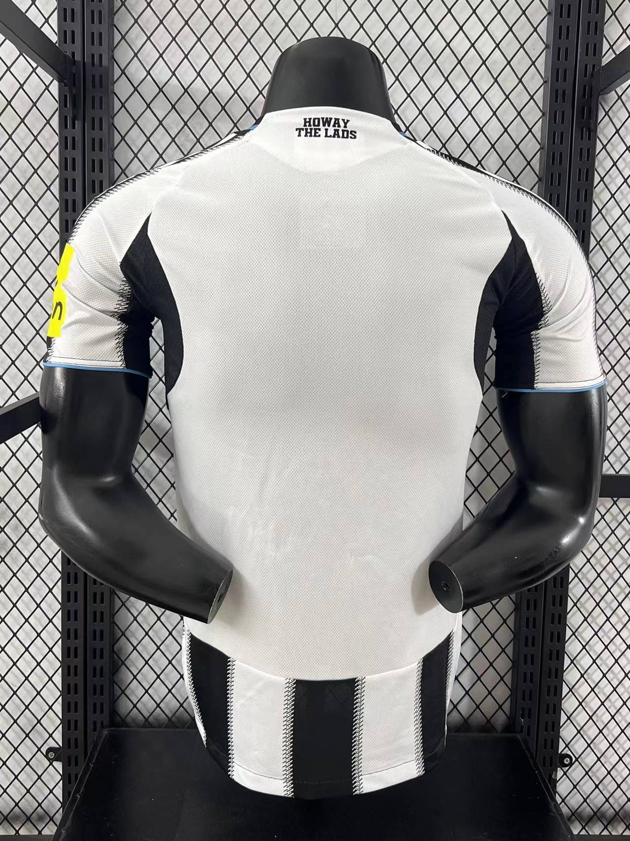 2025/2026 Versão jogador Newcastle United Casa Camisa de futebol Qualidade tailandesa 1:1 - Image 2