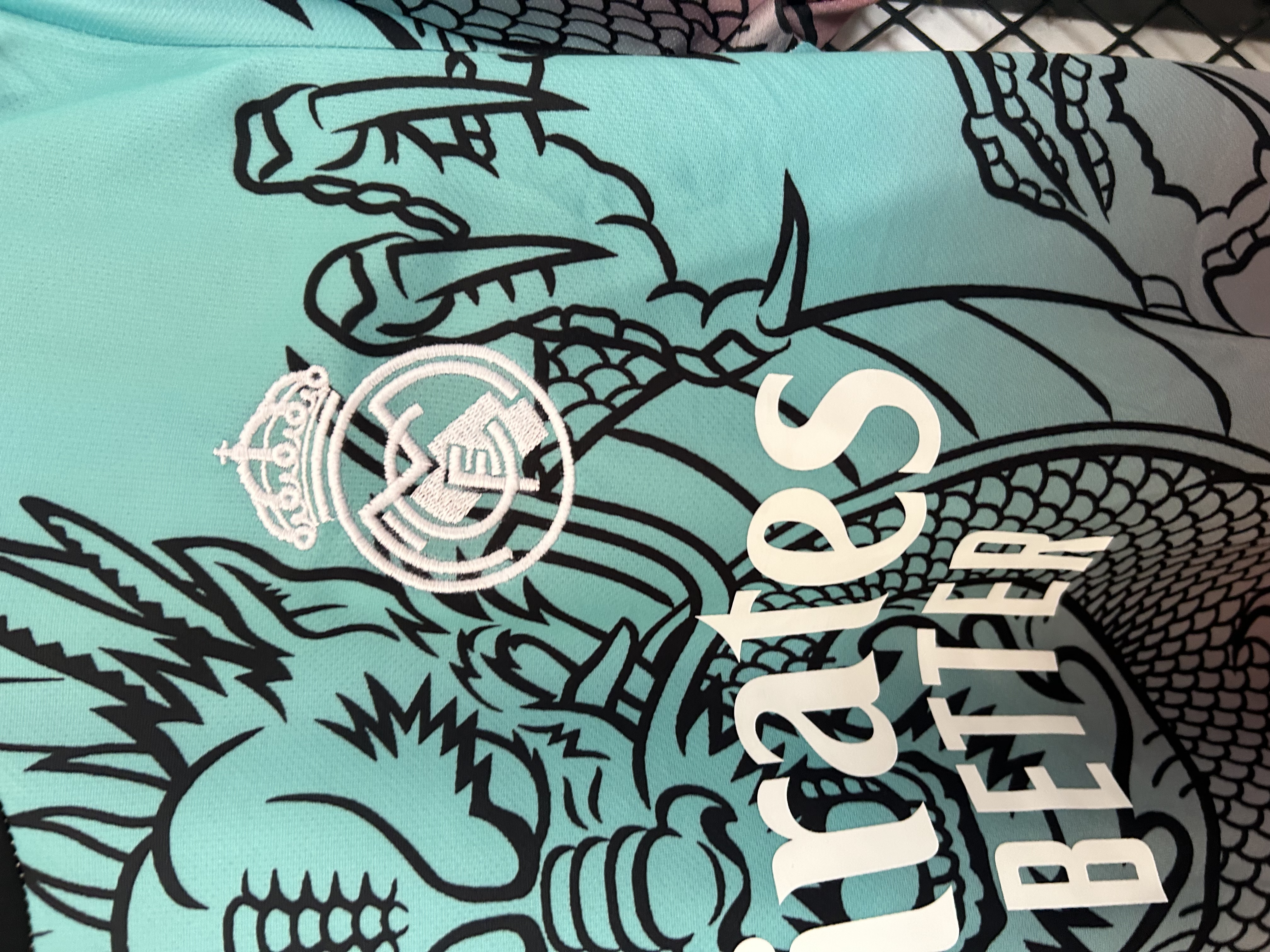 2025/2026 Real Madrid Dragon Ink Green Red Special Edition Football Jersey 1:1 Thai Quality - Image 5