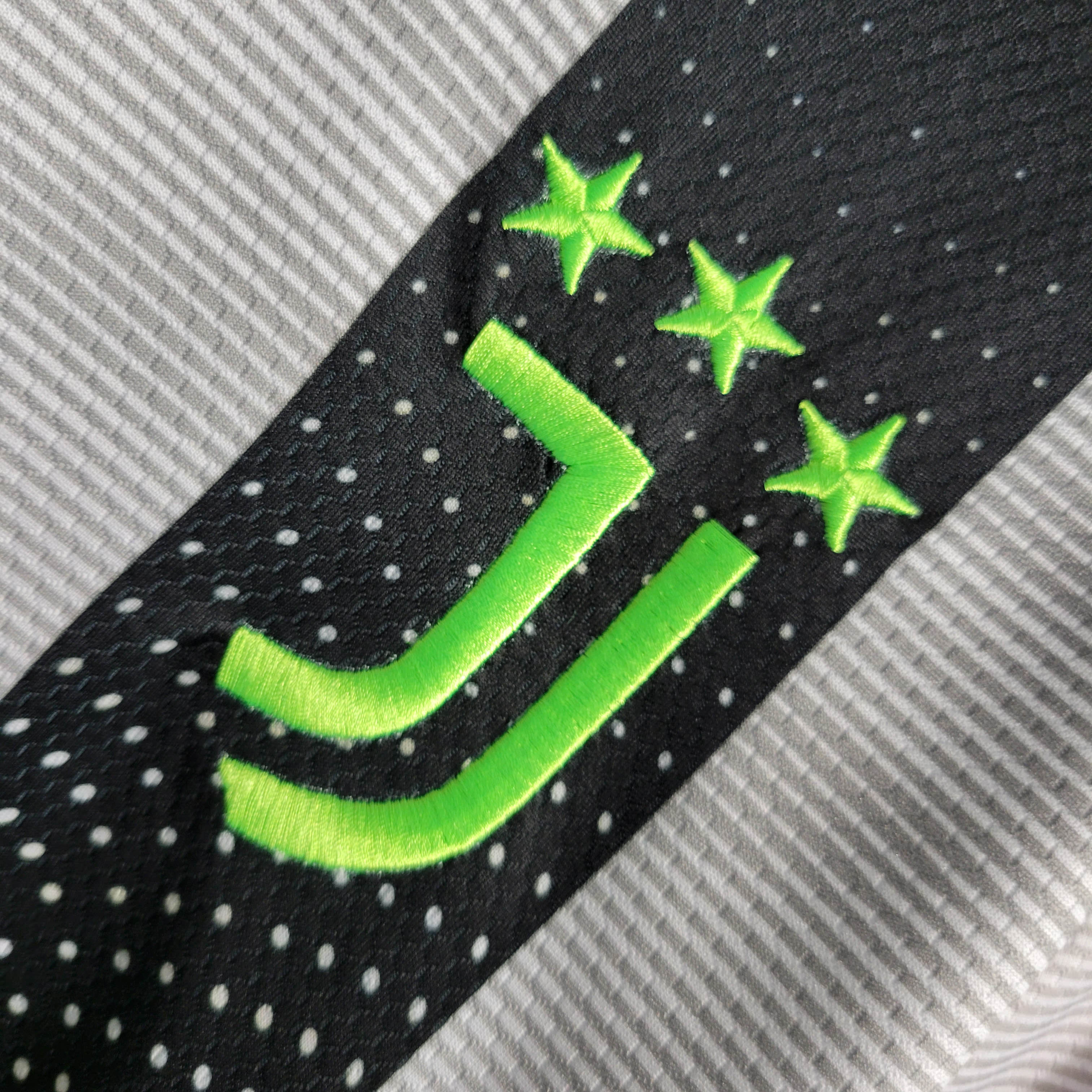 2019/2020 Retrô Juventus Edição Preto e Branco Stripes Camisa de futebol Qualidade tailandesa 1:1 - Image 5