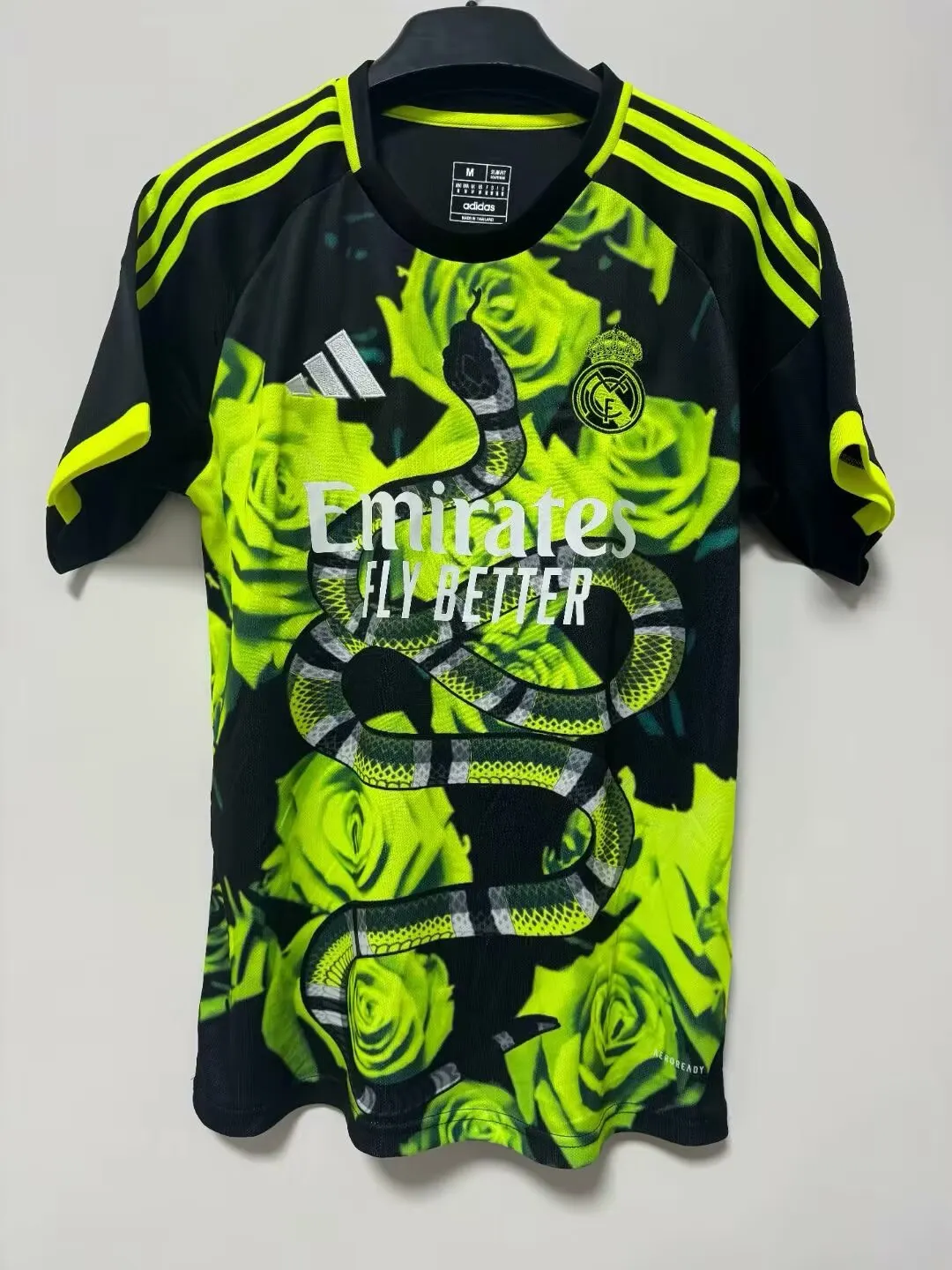 2025/2026 Real Madrid Fluorescent Vert Rose Snake Maillot de football Qualité thaï 1:1