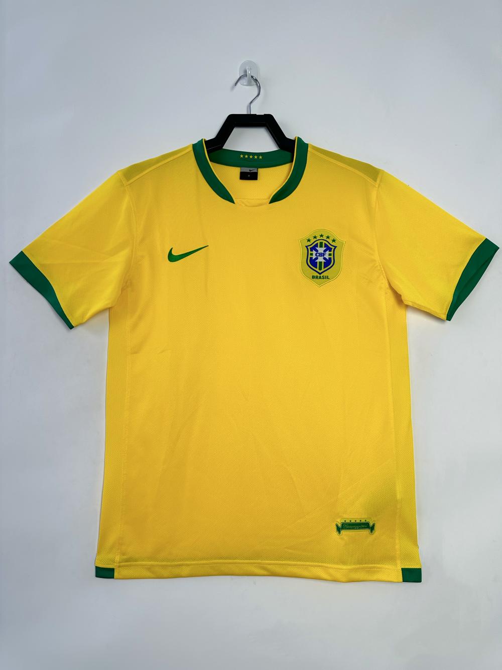 2006 Retro Brasilien Heim Fußballtrikot 1:1 Thai-Qualität