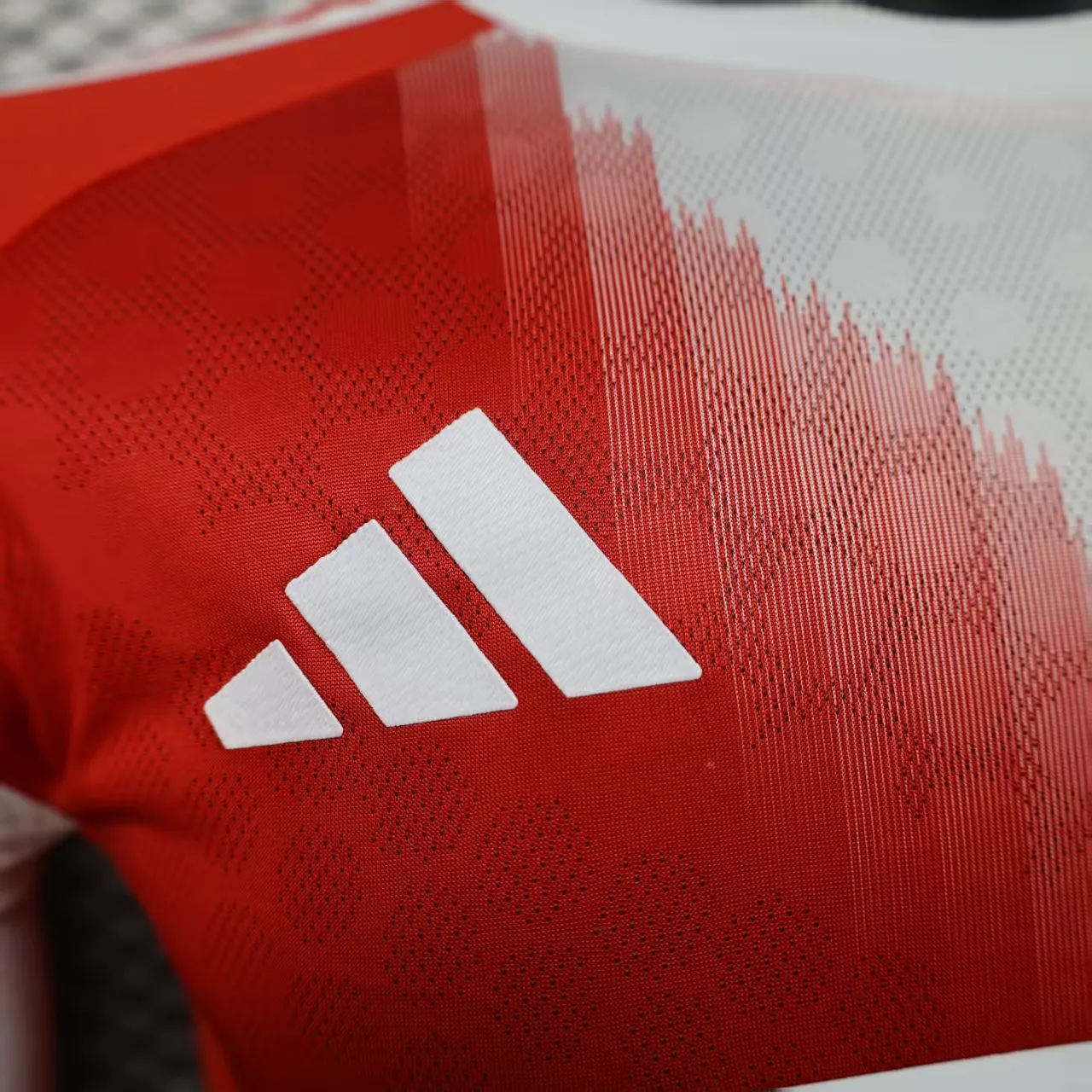 2025-2026 Mangas largas Versión jugador Bayern Munich Local Camiseta de fútbol Calidad tailandesa 1:1 - Imagen 3