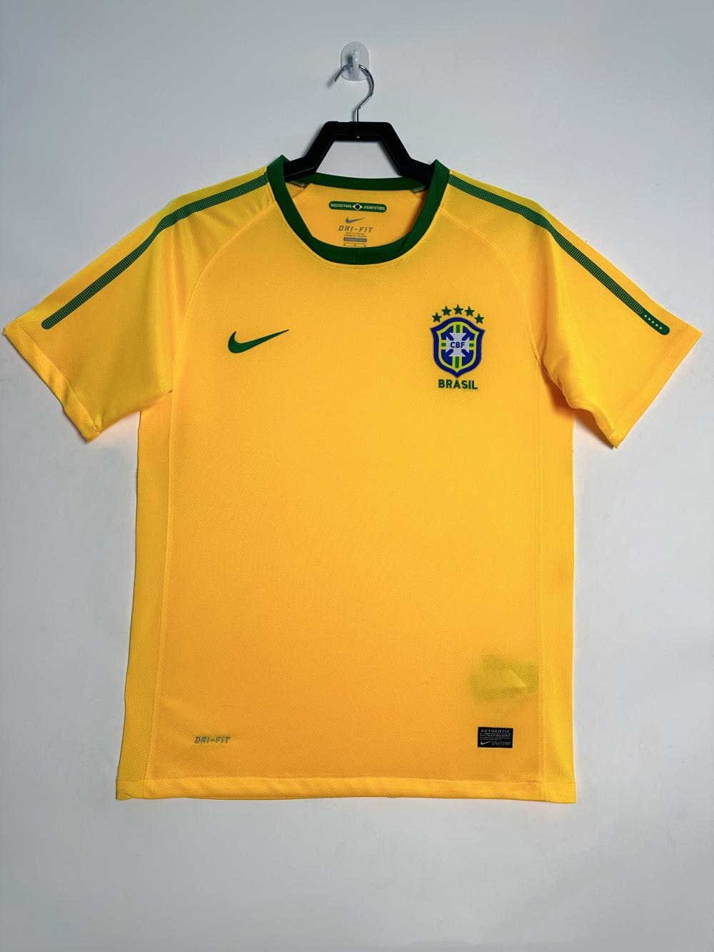 2010 Retro Brasil Local Camiseta de fútbol Calidad tailandesa 1:1