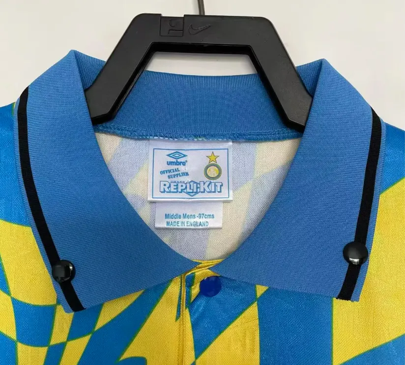 1992/1994 Rétro Inter Milan Troisième Extérieur Maillot de football Qualité thaï 1:1 – Image 3