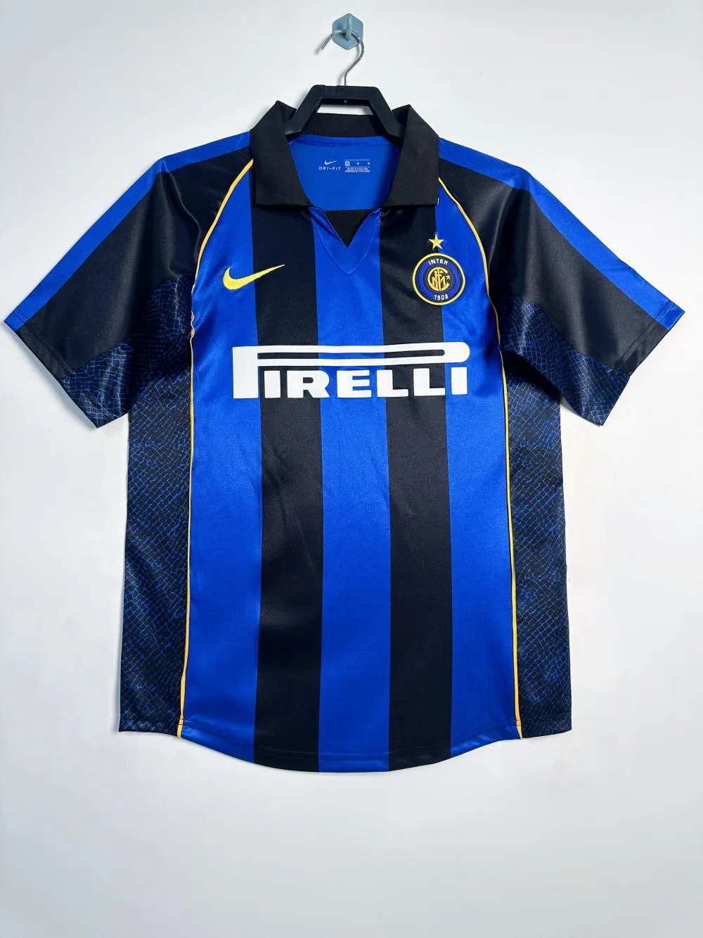 2001/2002 Retro Inter Milan Domowa Koszulka piłkarska Jakość tajska 1:1