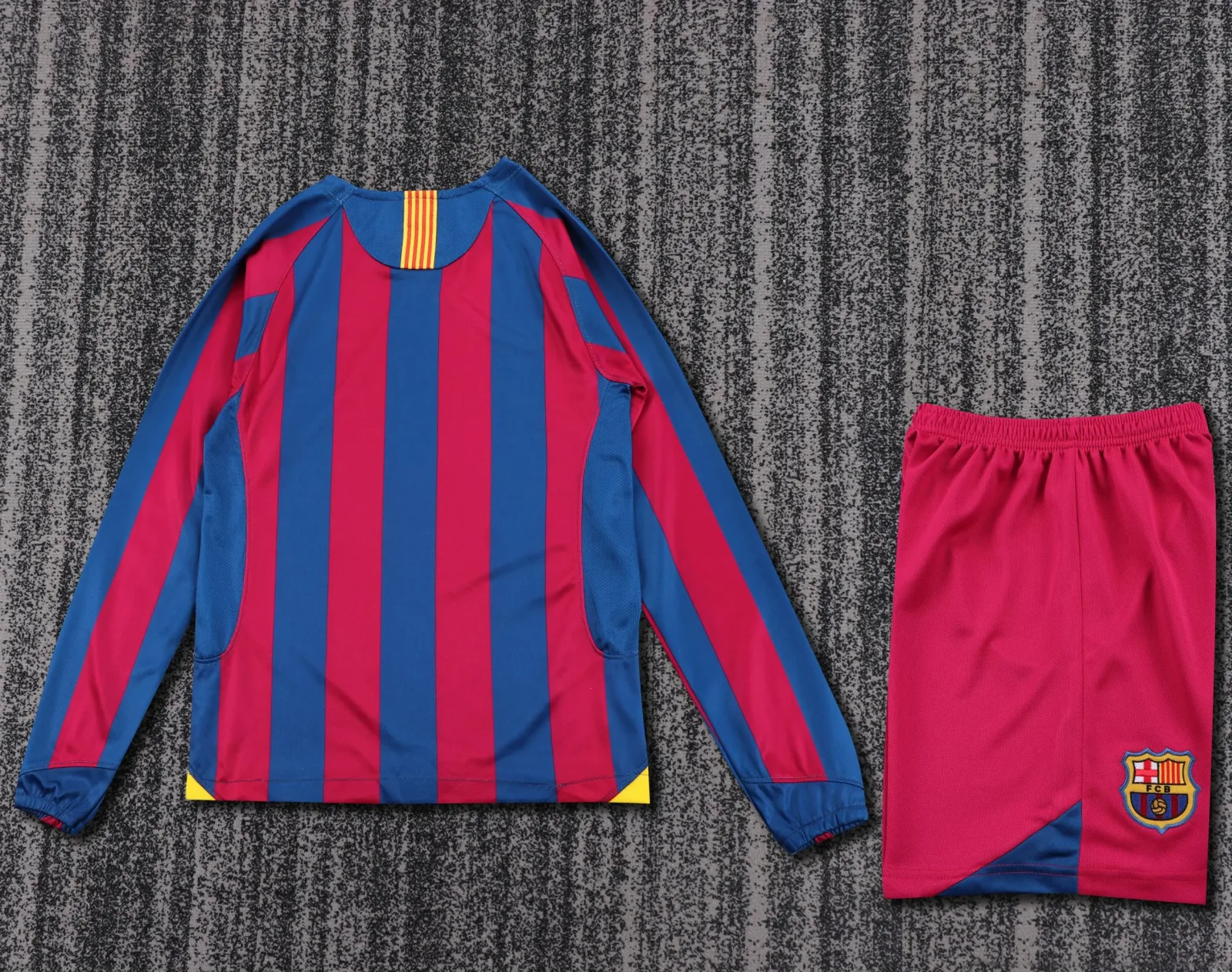 2005-2006 Retro Long Sleeve Barcelona Home Football Shirt 1:1 Thai Quality Kids Size - Image 3