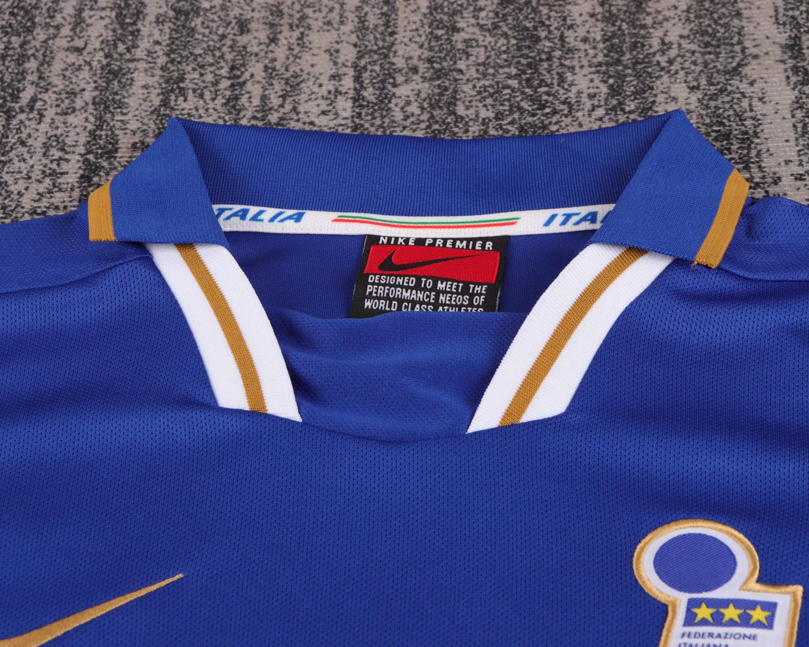 1996 Retro Italy Home Football Jersey 1:1 Thai Quality Kids Size - Image 4