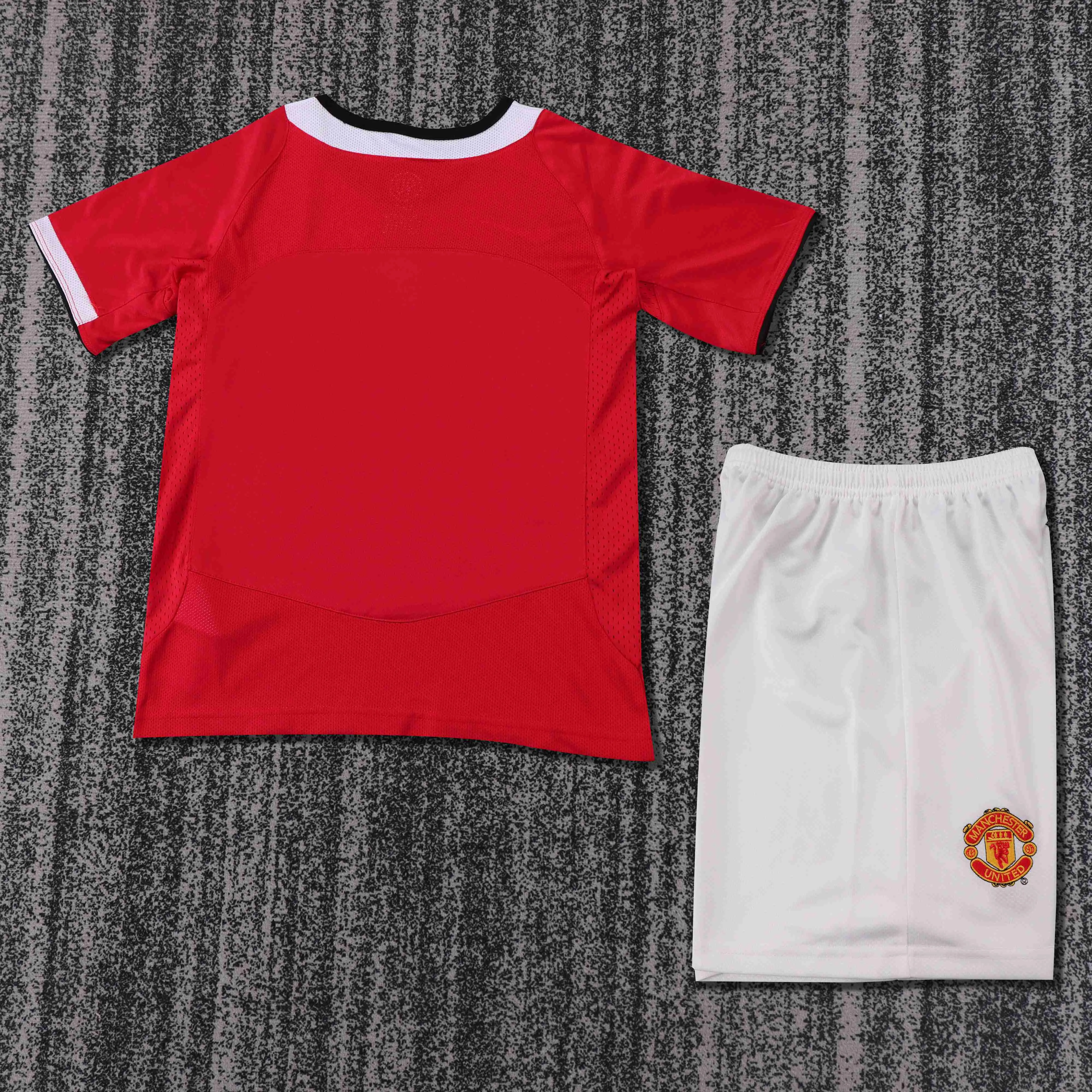 2005-2006 Retro Manchester United Home Football Shirt 1:1 Thai Quality Kids Size - Image 2