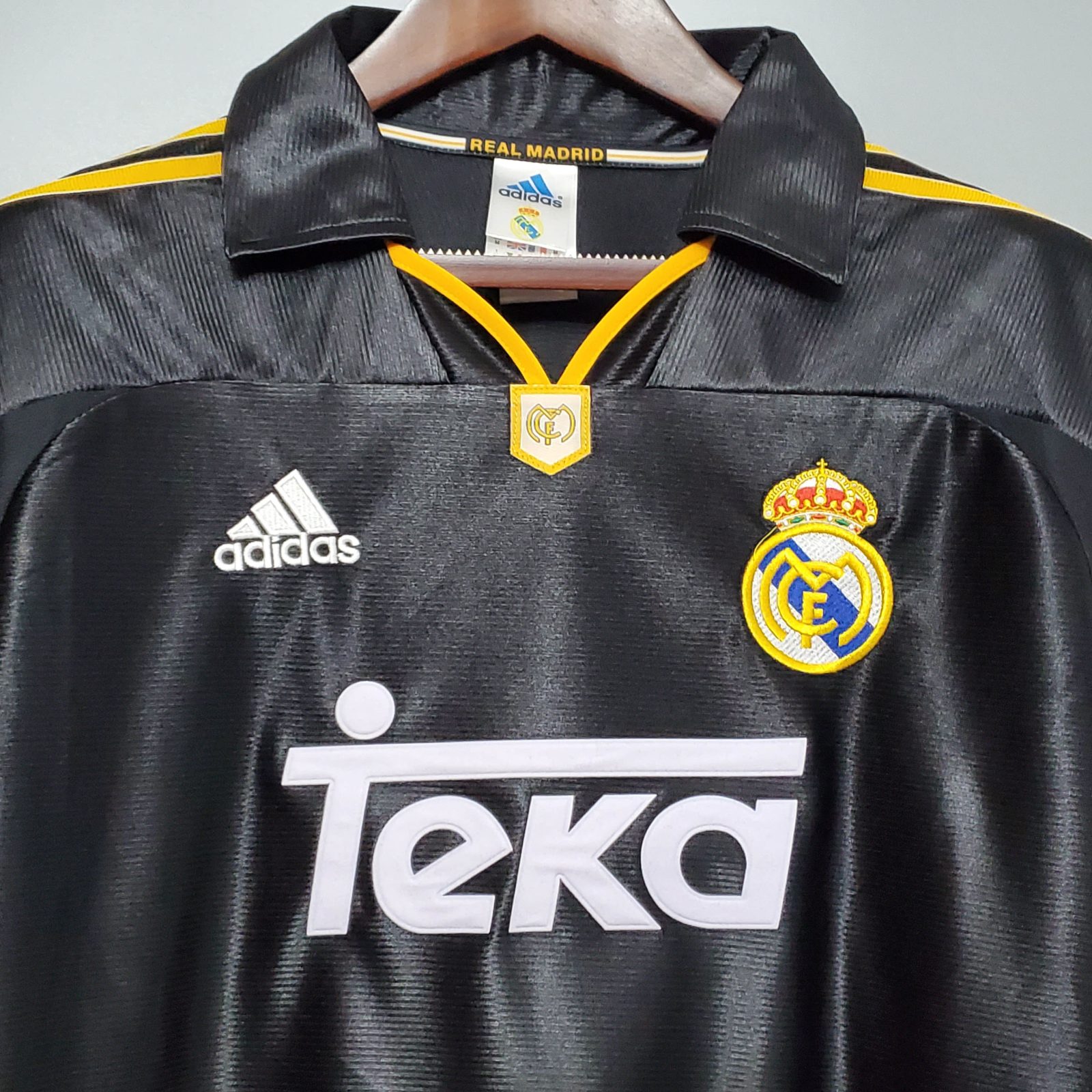 1998/2000 Retro Real Madrid Away - Image 4