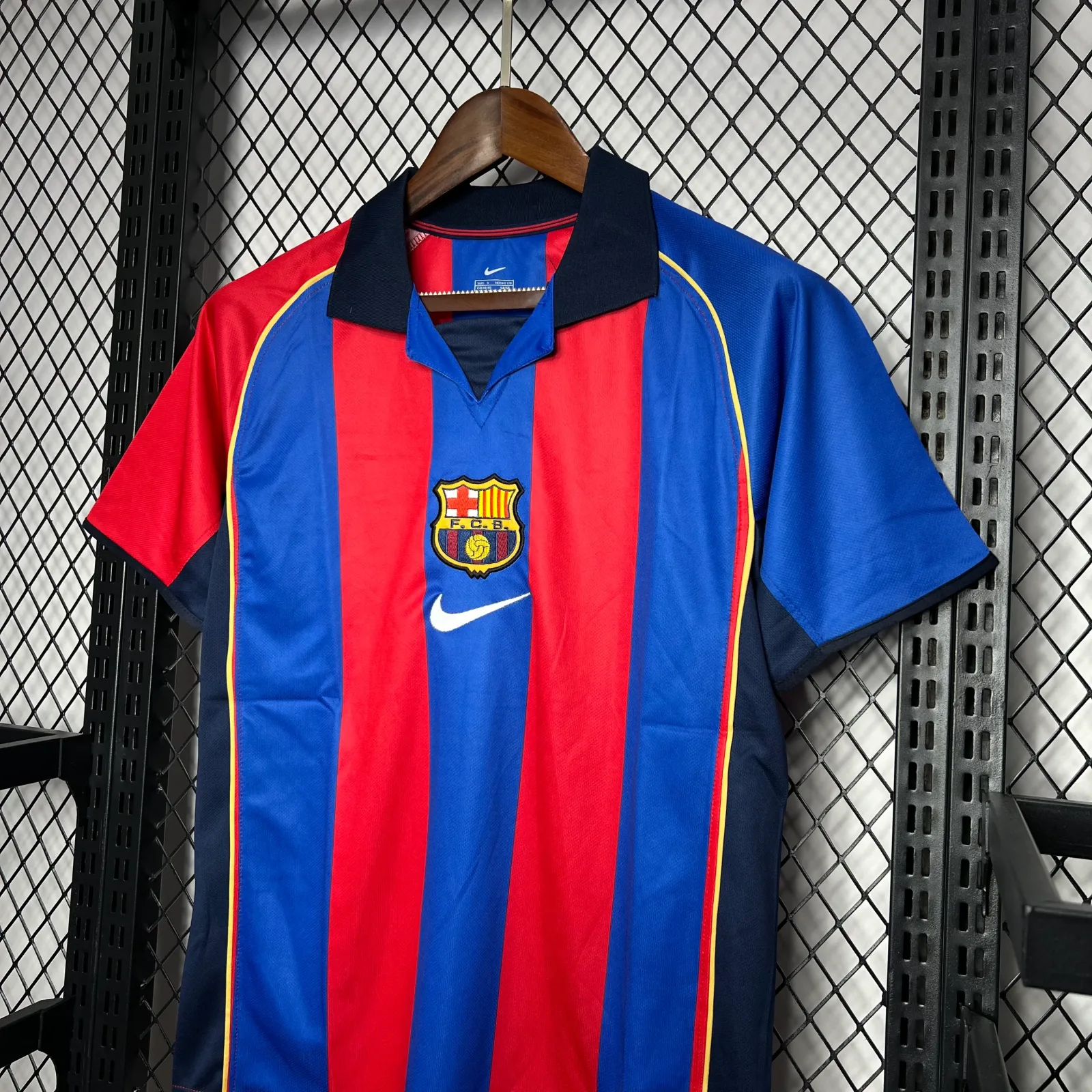 2004/2005 Retrô Barcelona Casa Camisa de futebol Qualidade tailandesa 1:1 - Image 3