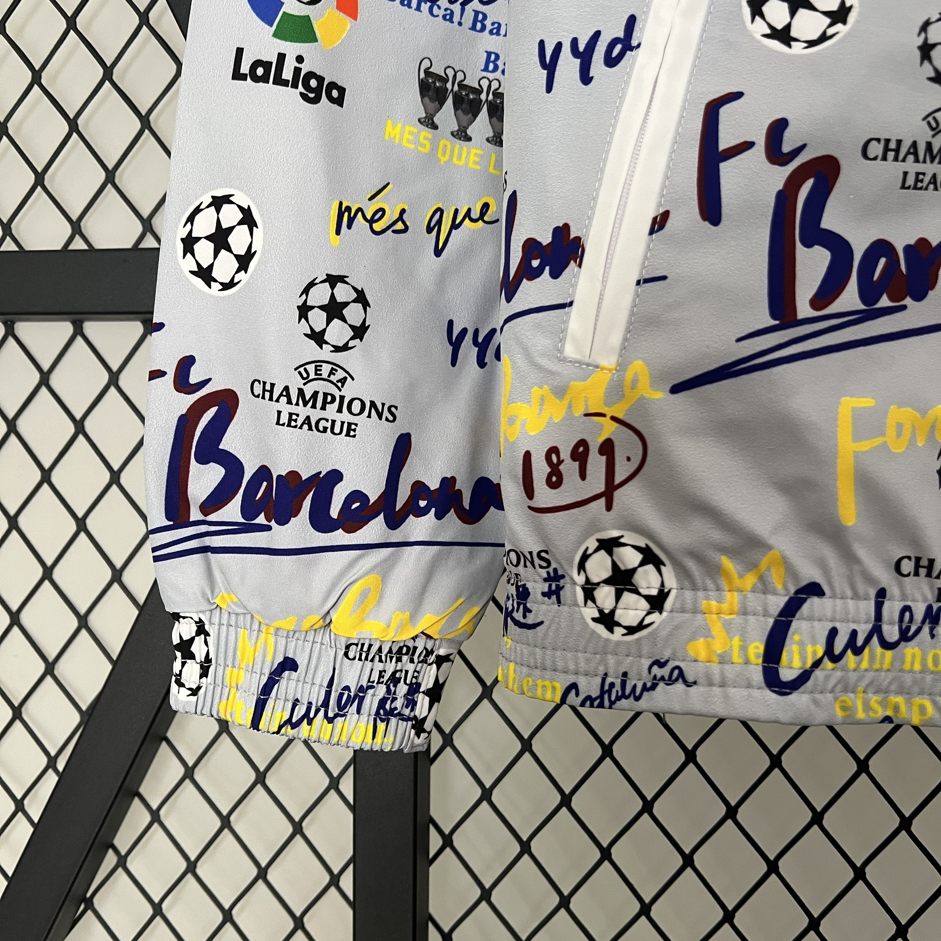 2025/2026 Barcelona Réversible Coupe-vent Maillot de football Qualité thaï 1:1 04 – Image 7